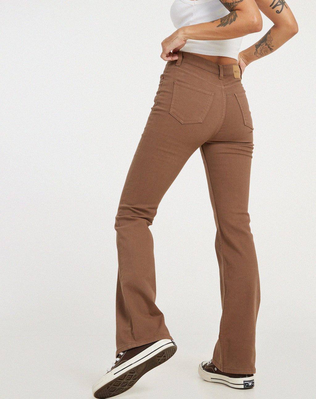 Bootleg Jeans in sattem Braun