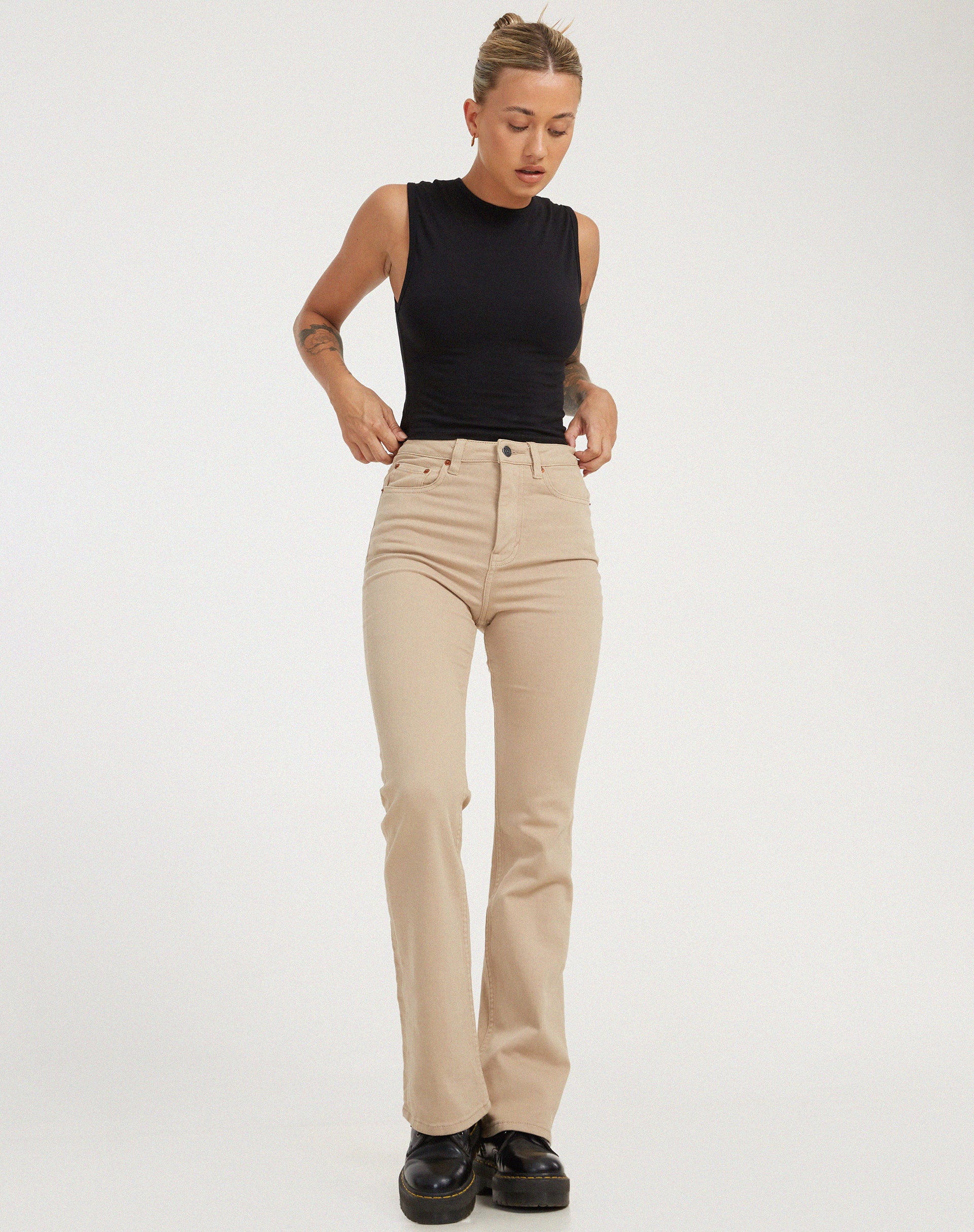 Image von Bootleg Jeans in Sandwash