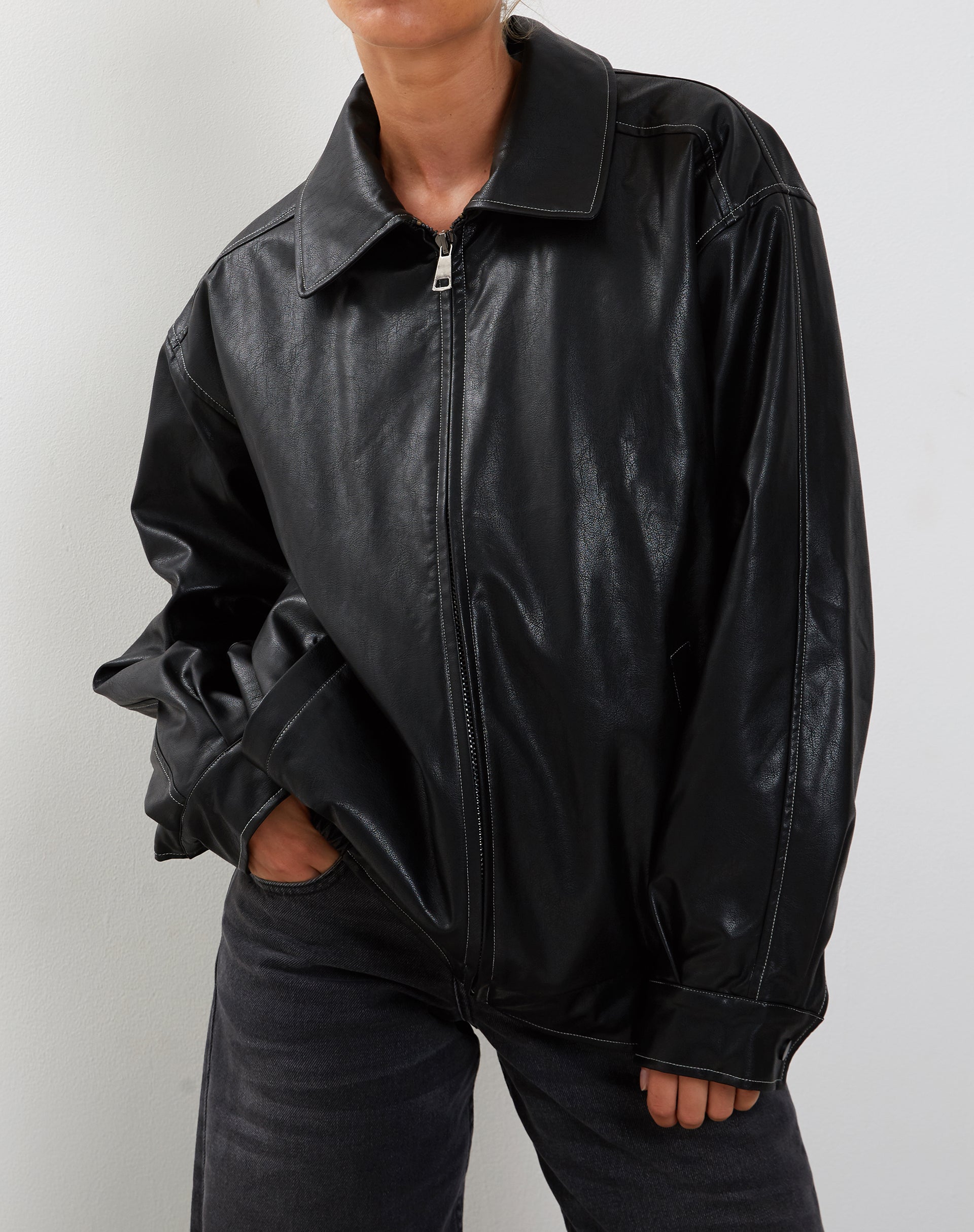 Image of Cavita Jacke in Schwarz mit grauer Steppnaht