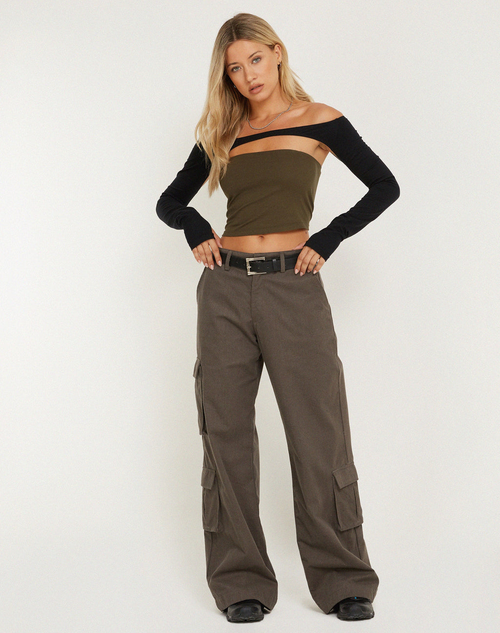 Eloa Shrug Top in Schwarz