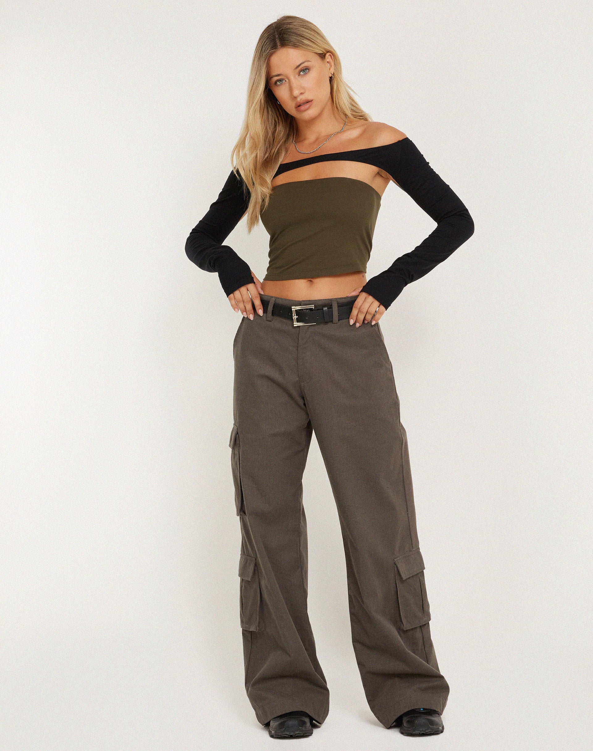 Bild von Eloa Shrug Top in Schwarz