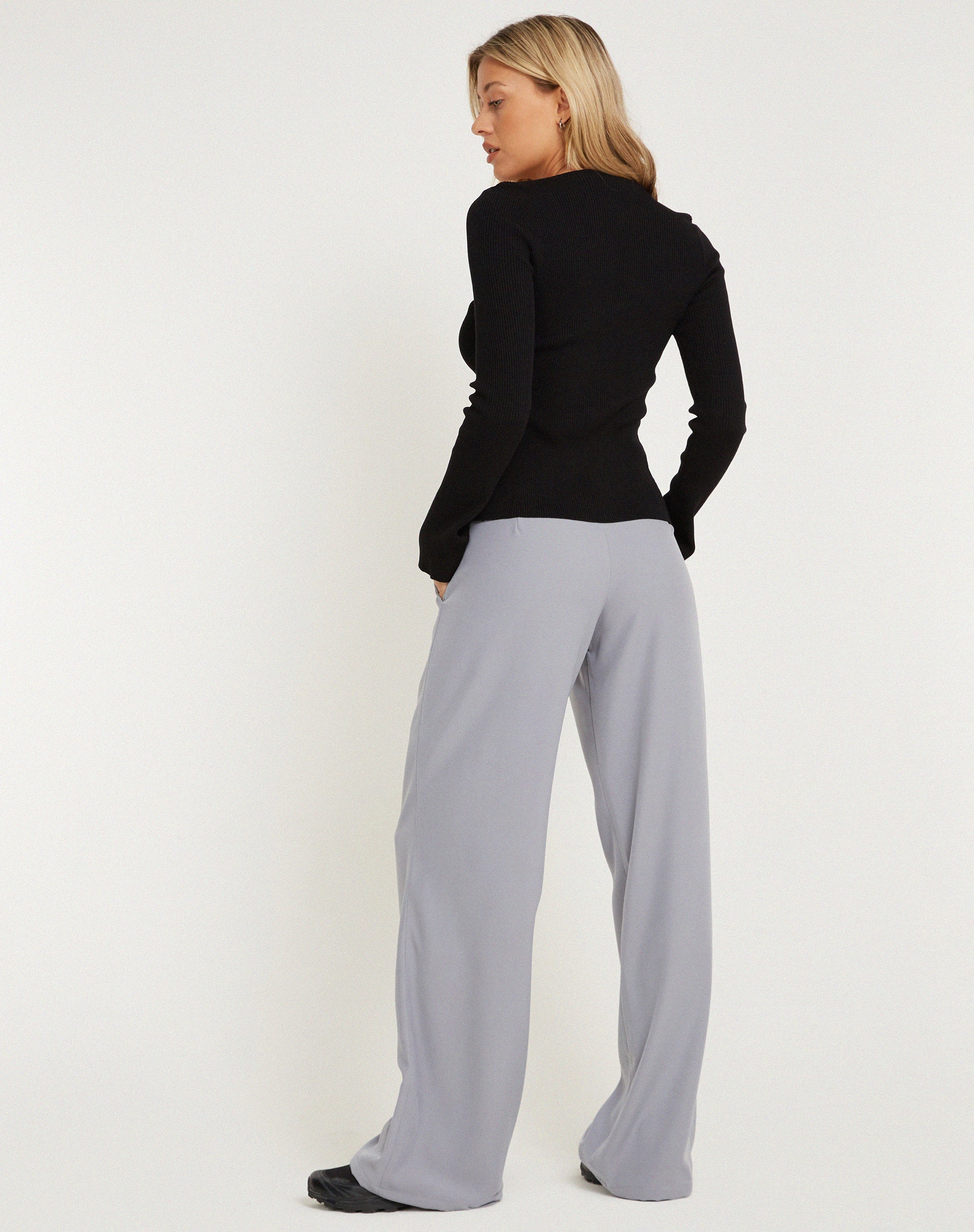 Abbildung der Hondra Wide Leg Trouser in Hellgrau