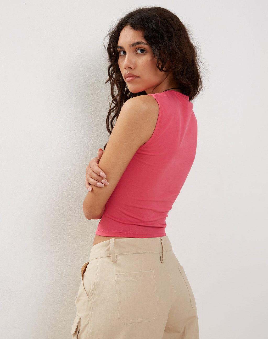 Jinsu Crop Top in heißem Pink