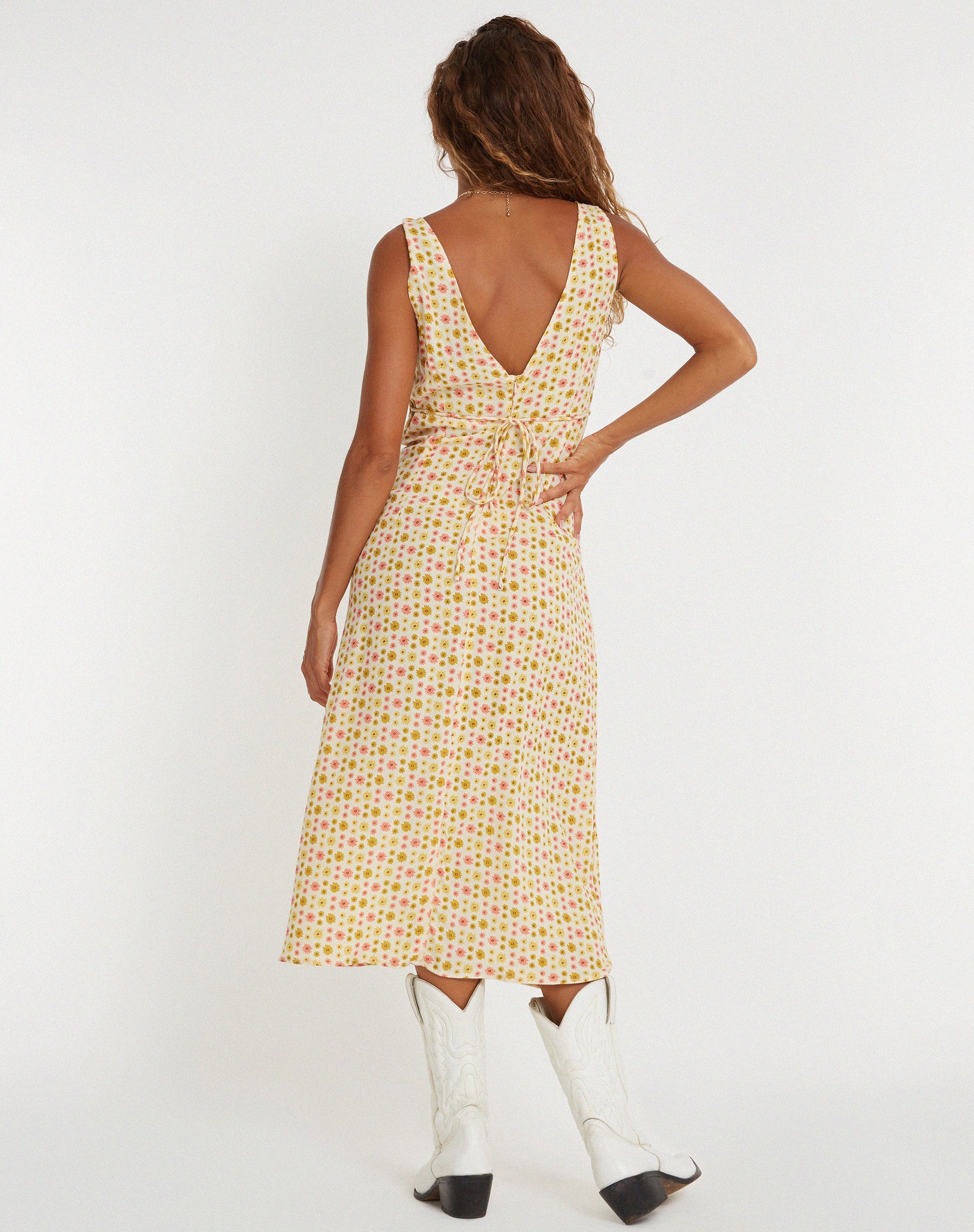 Bild von Lisheva Midikleid in Daisy Chain Creme