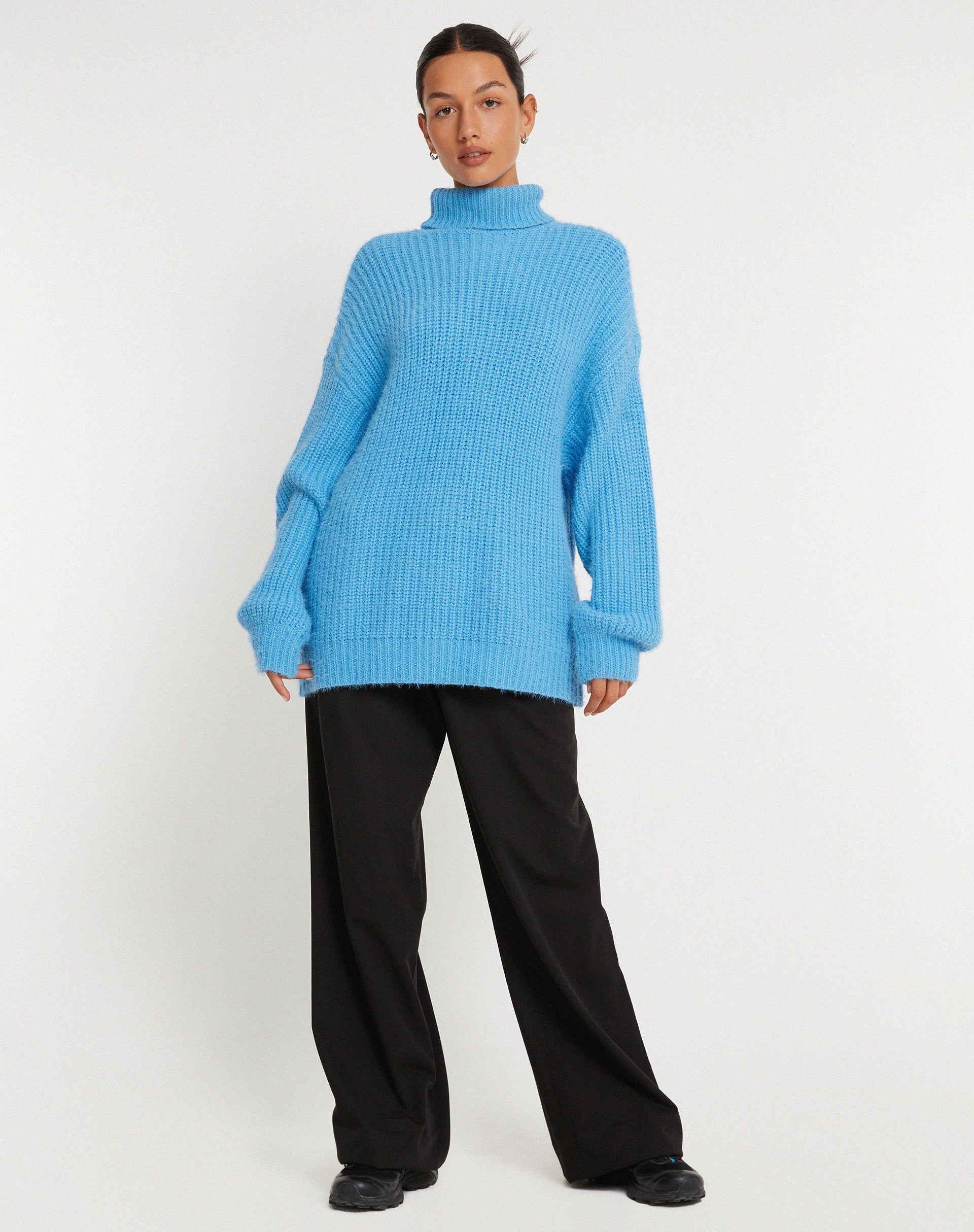 Abbildung des Mada Pullovers in Knit Blue
