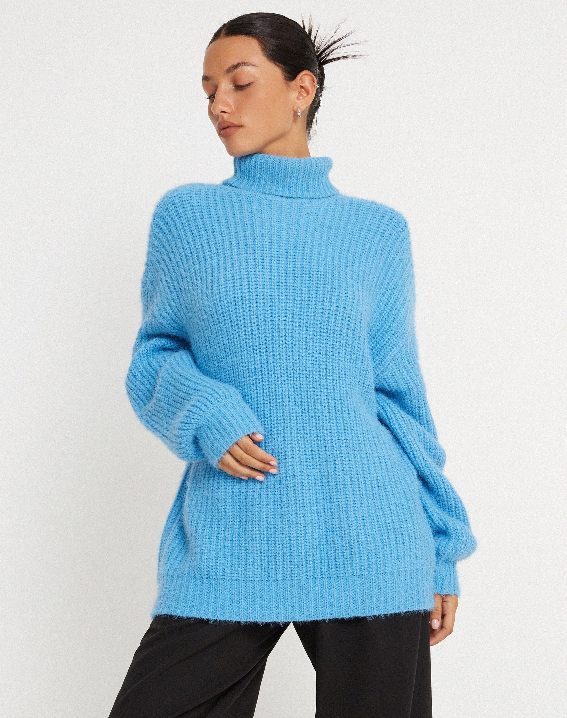 Abbildung des Mada Pullovers in Knit Blue