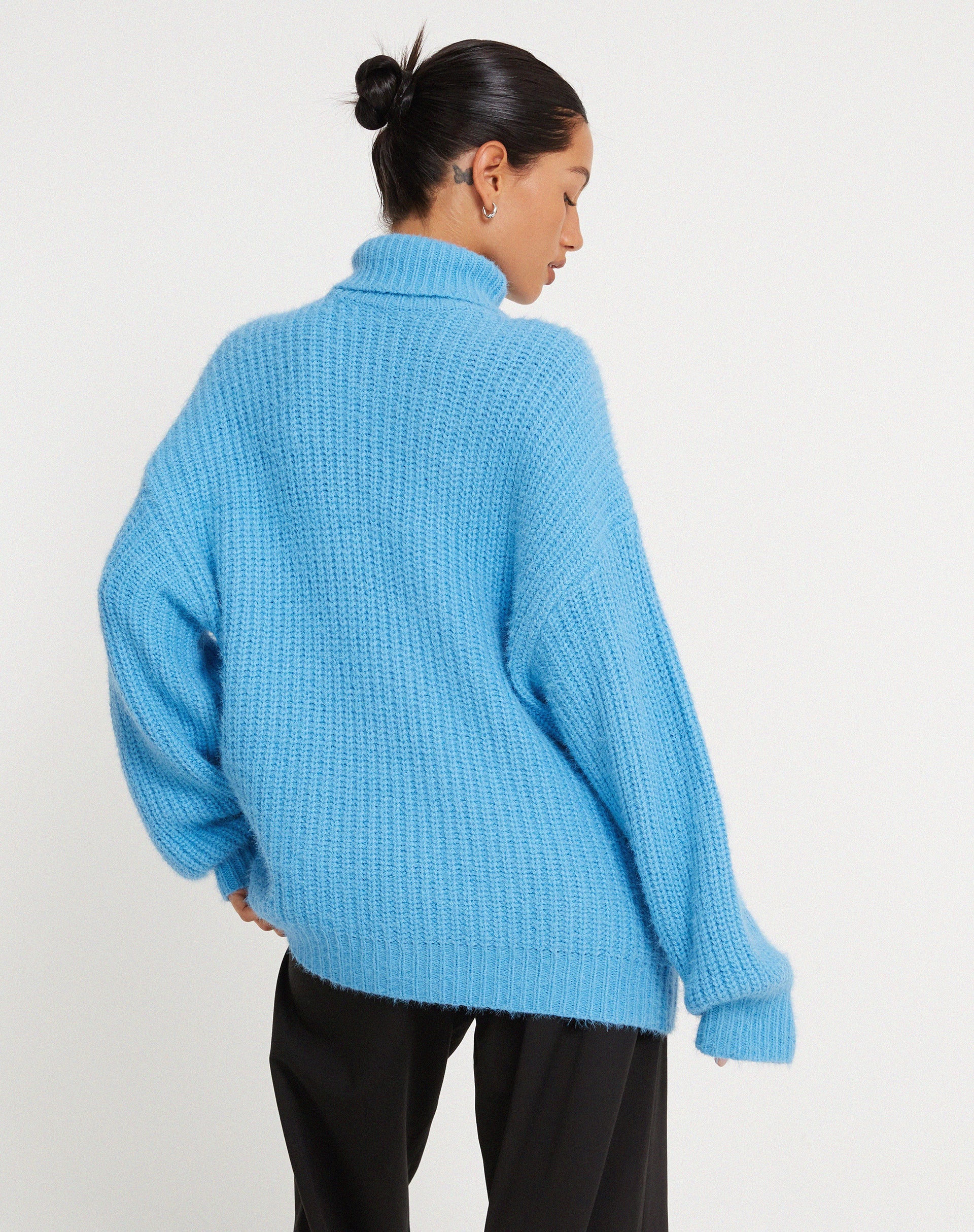 Abbildung des Mada Pullovers in Knit Blue