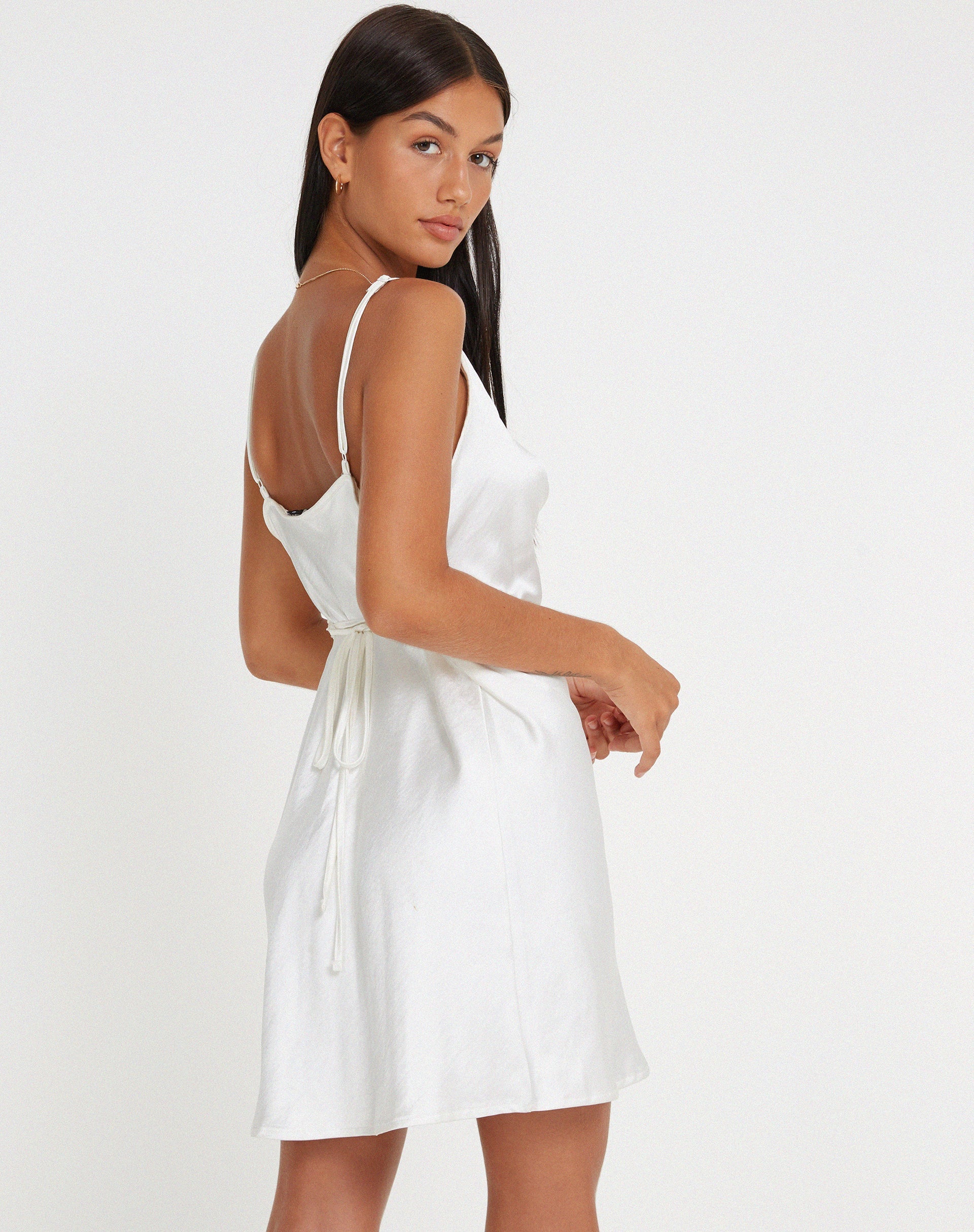 Bild von Paiva Slip Dress in Satin Elfenbein