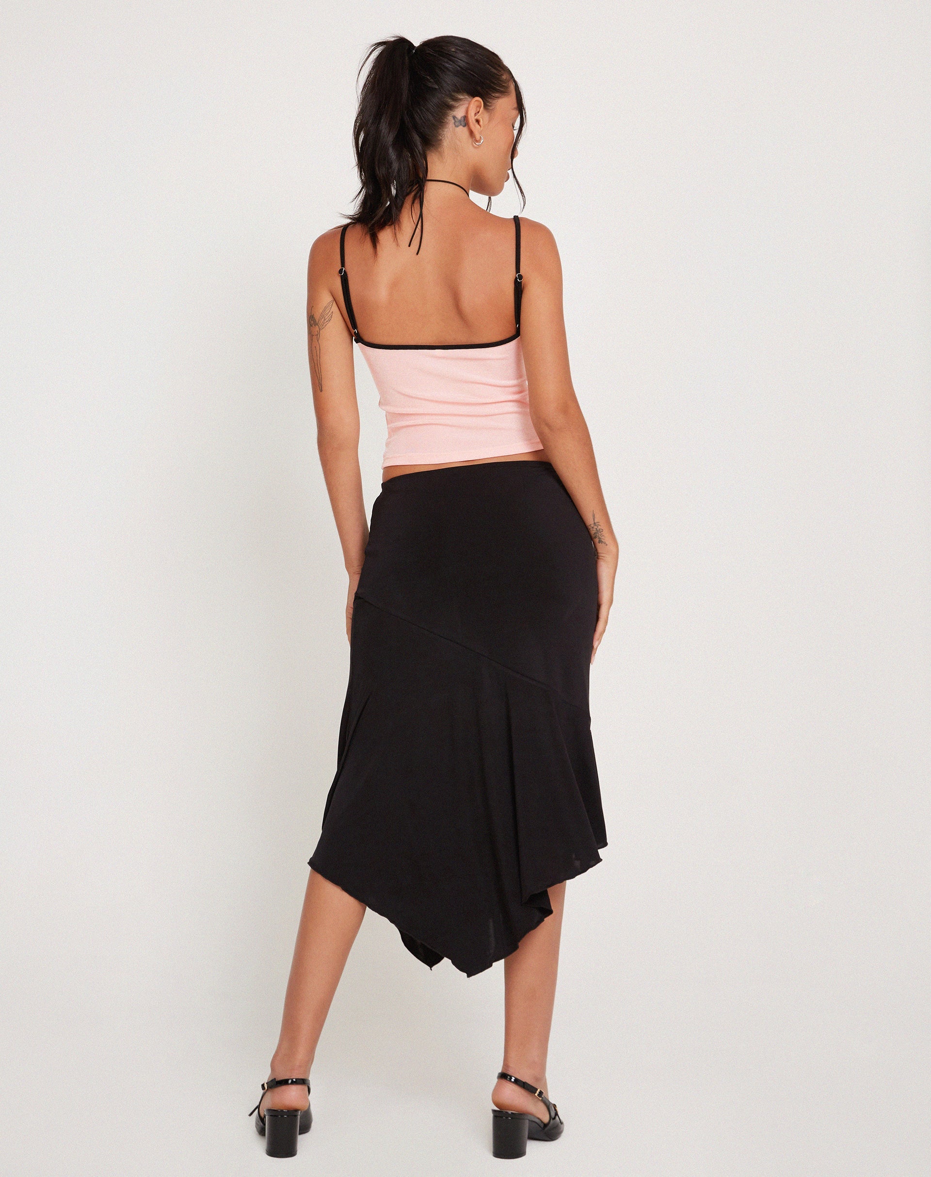 Image of Talasi Crop Top in Blassrosa mit schwarzer Bindung