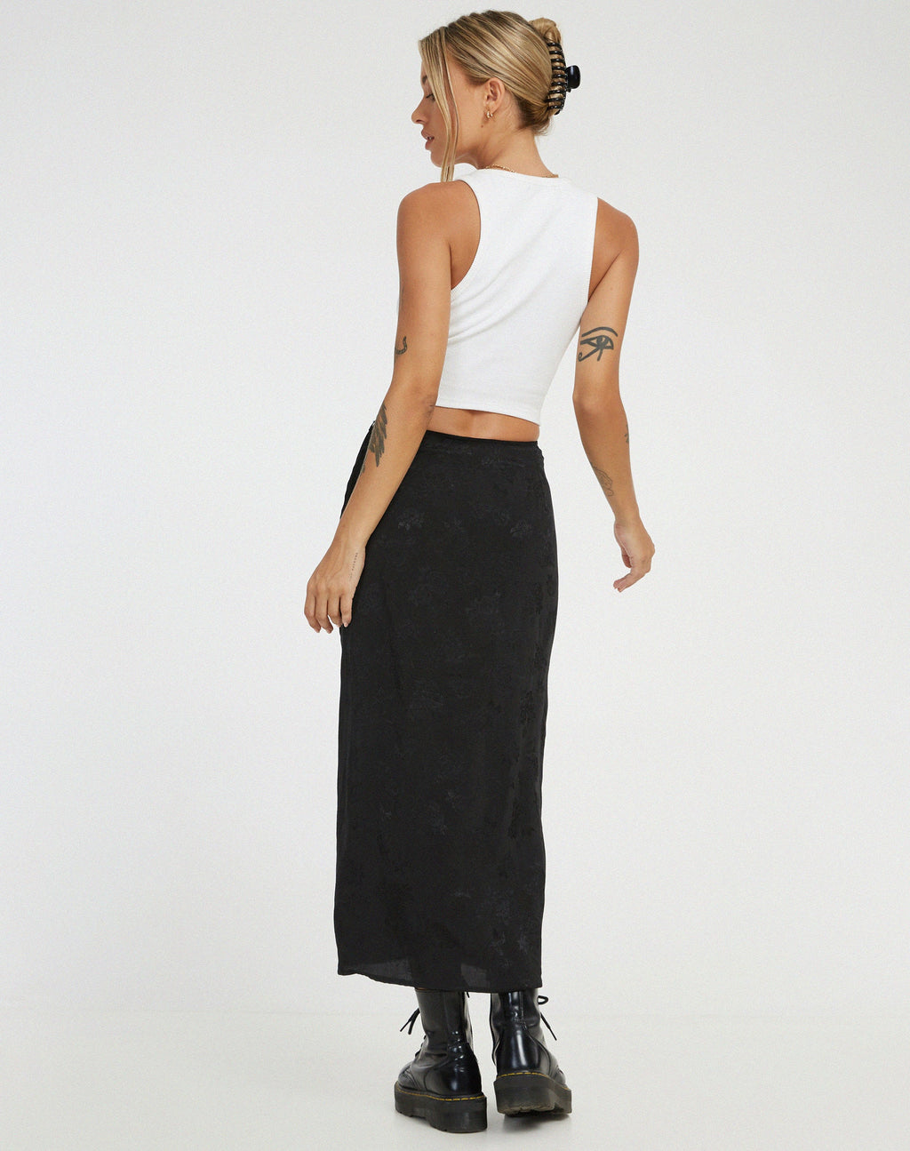 Rindu Midirock aus Satin Rose Schwarz