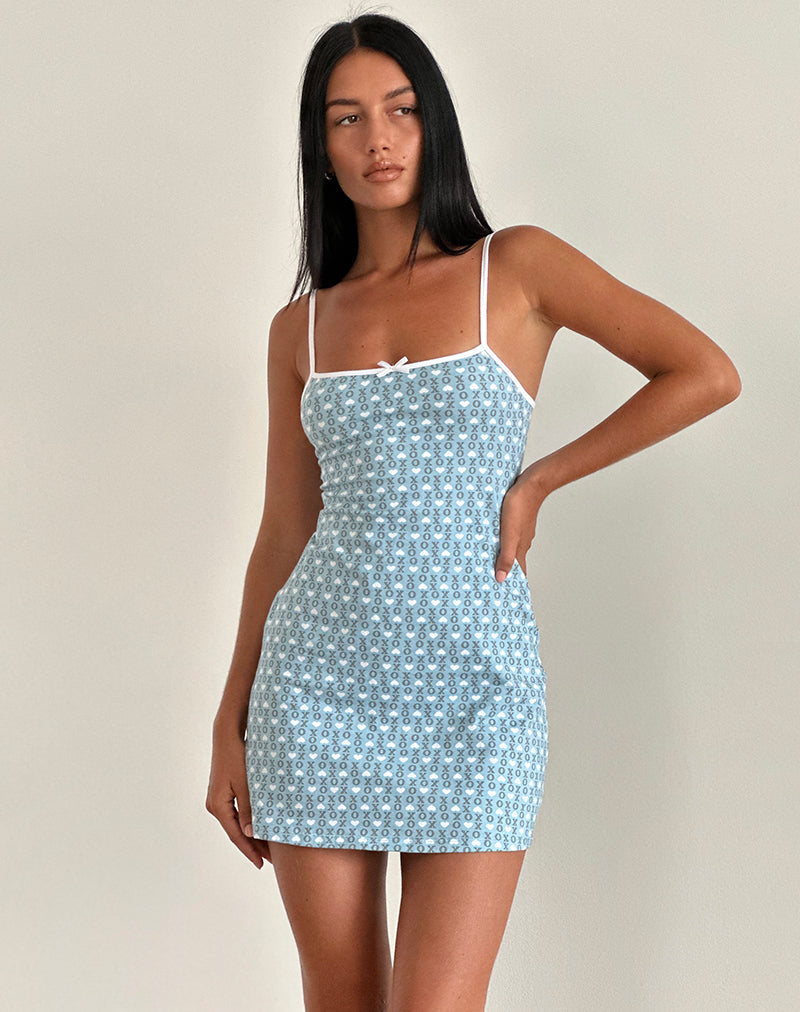 Image of Riniko Mini Dress in Powder Blue XO Heart Print mit weißer Bindung
