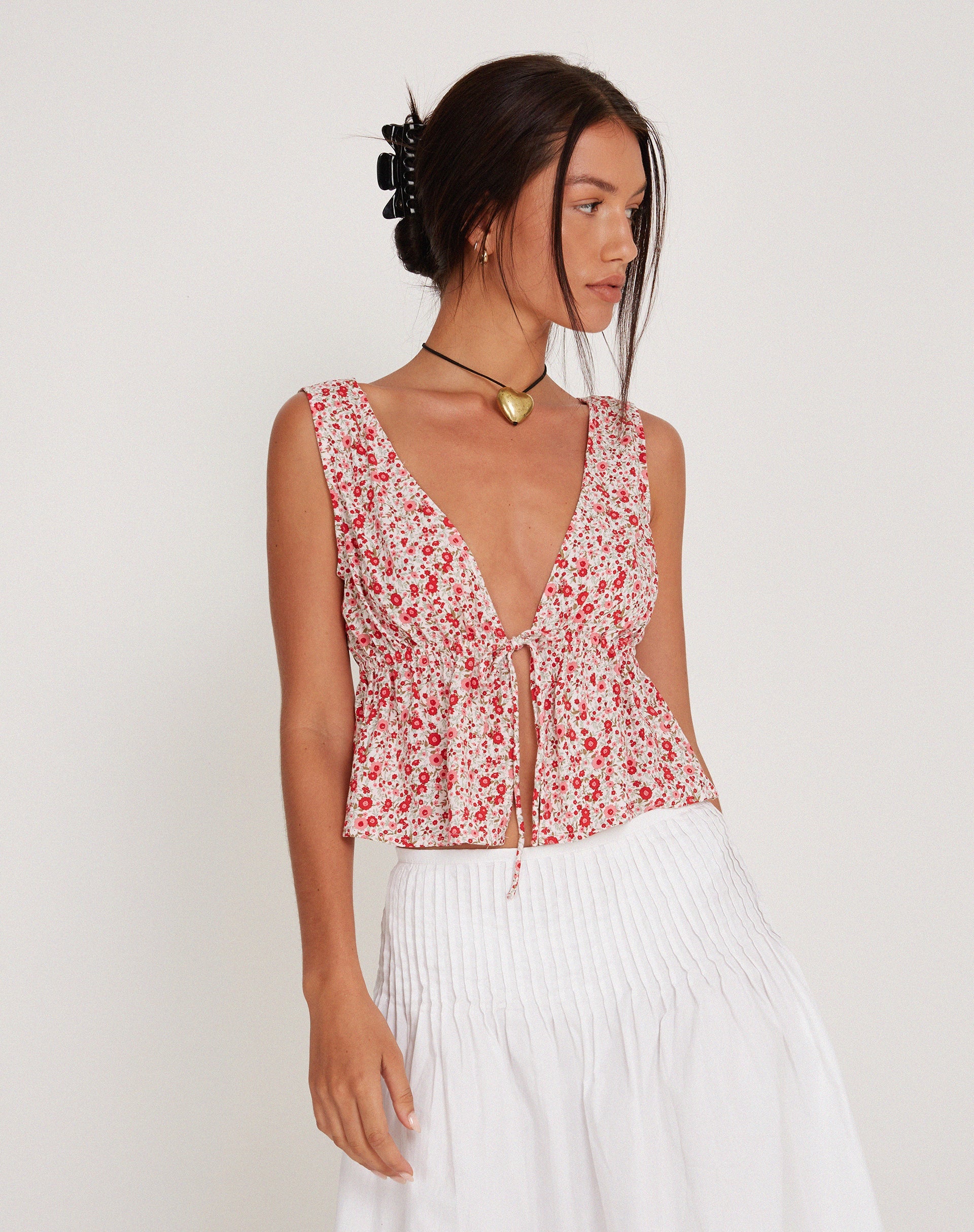 Bild von Rolia Tie Front Top in Ditsy Floral Blush Red