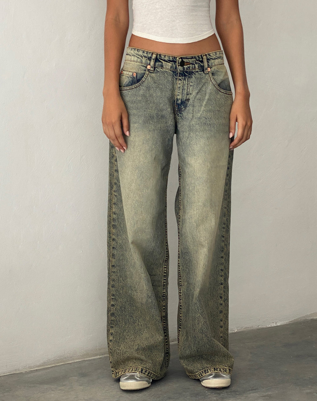 Geräumige extra weite Low Rise Jeans in Sand Wash Blau
