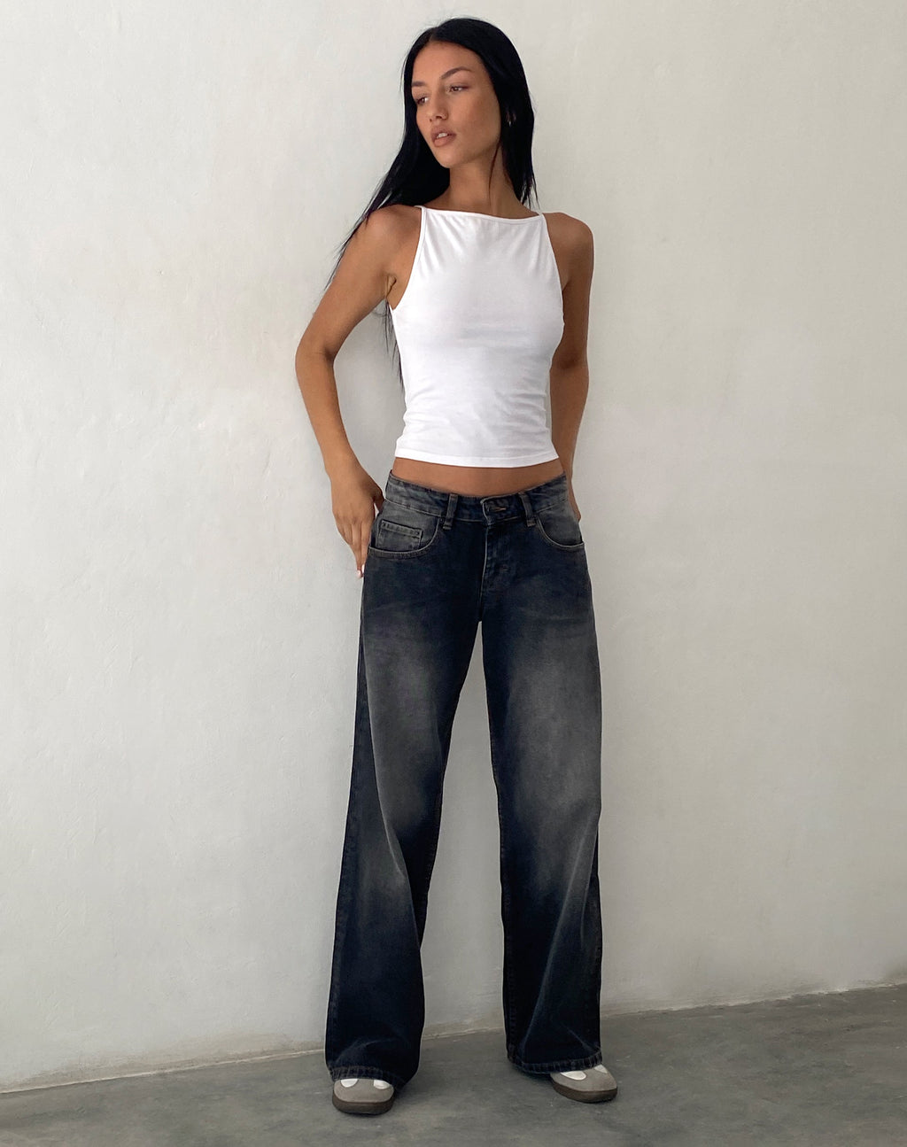 Geräumige extra weite Low Rise Jeans in Grau Used Bleach