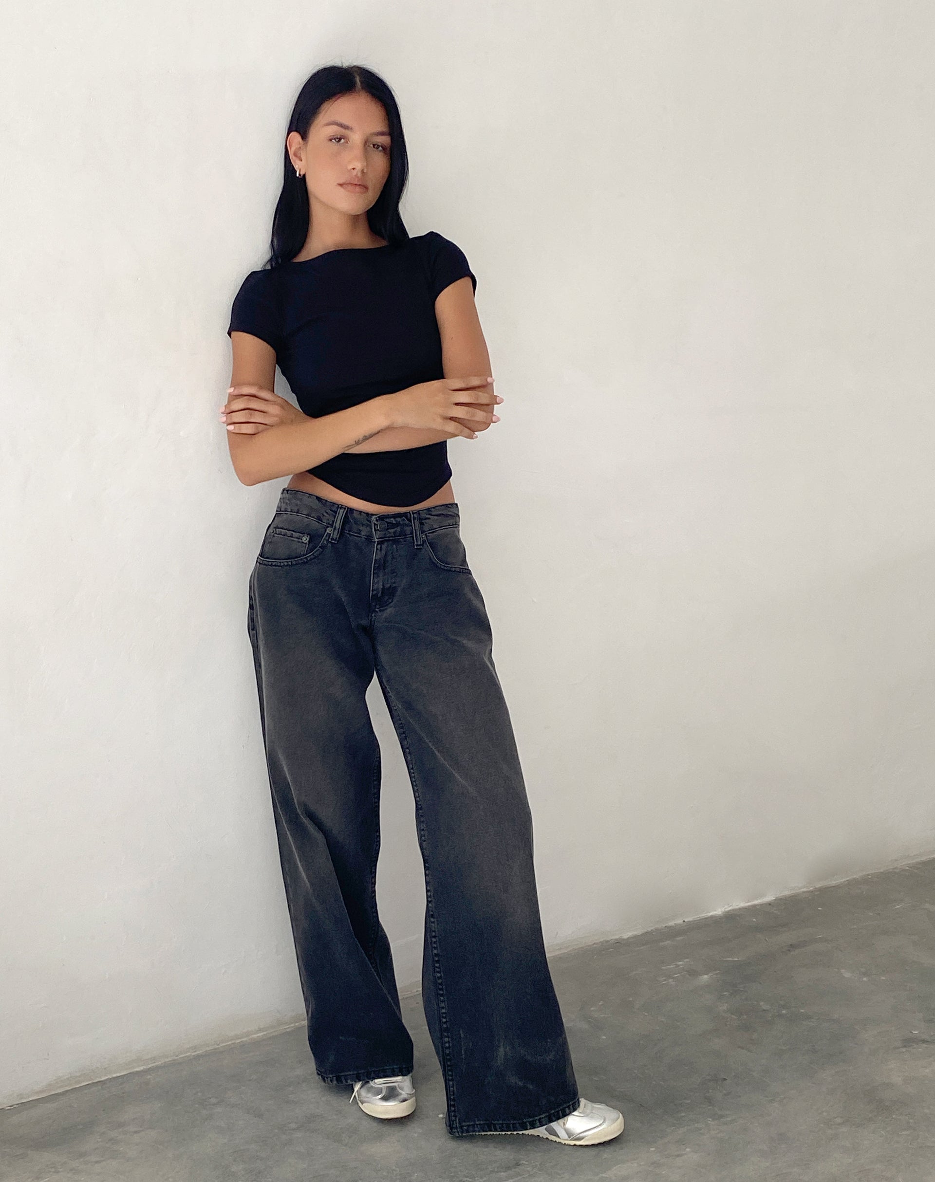 Bild von Roomy Extra Wide Low Rise Jeans in Washed Black Grey
