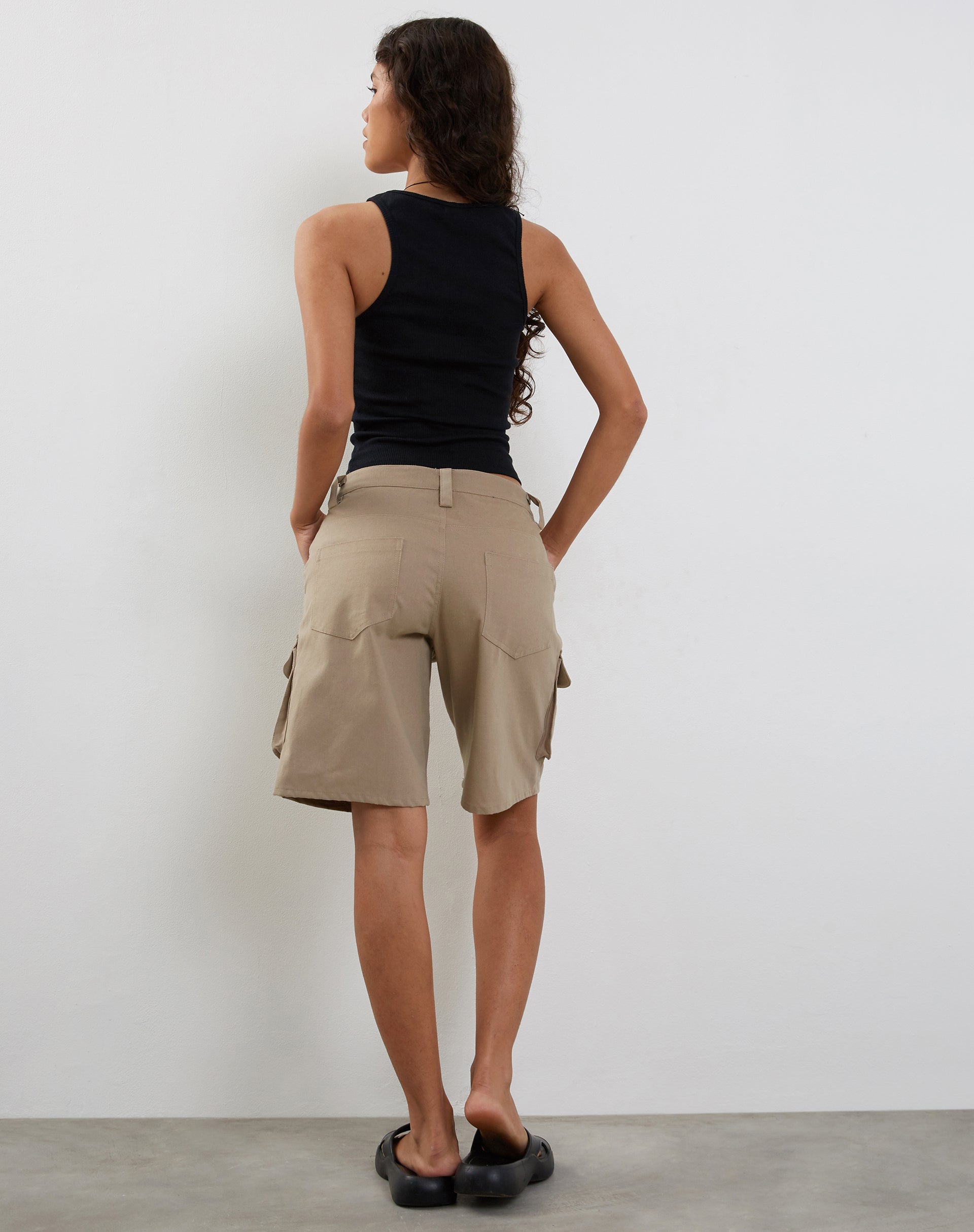 Image of Roxe Gerippte Weste Top in Schwarz