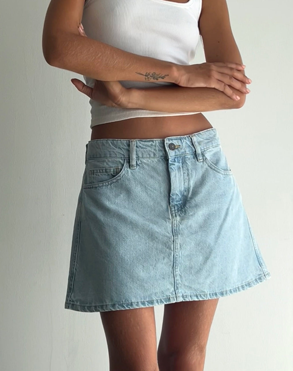 Mini-Rock in A-Linie aus Denim Blue Bleach