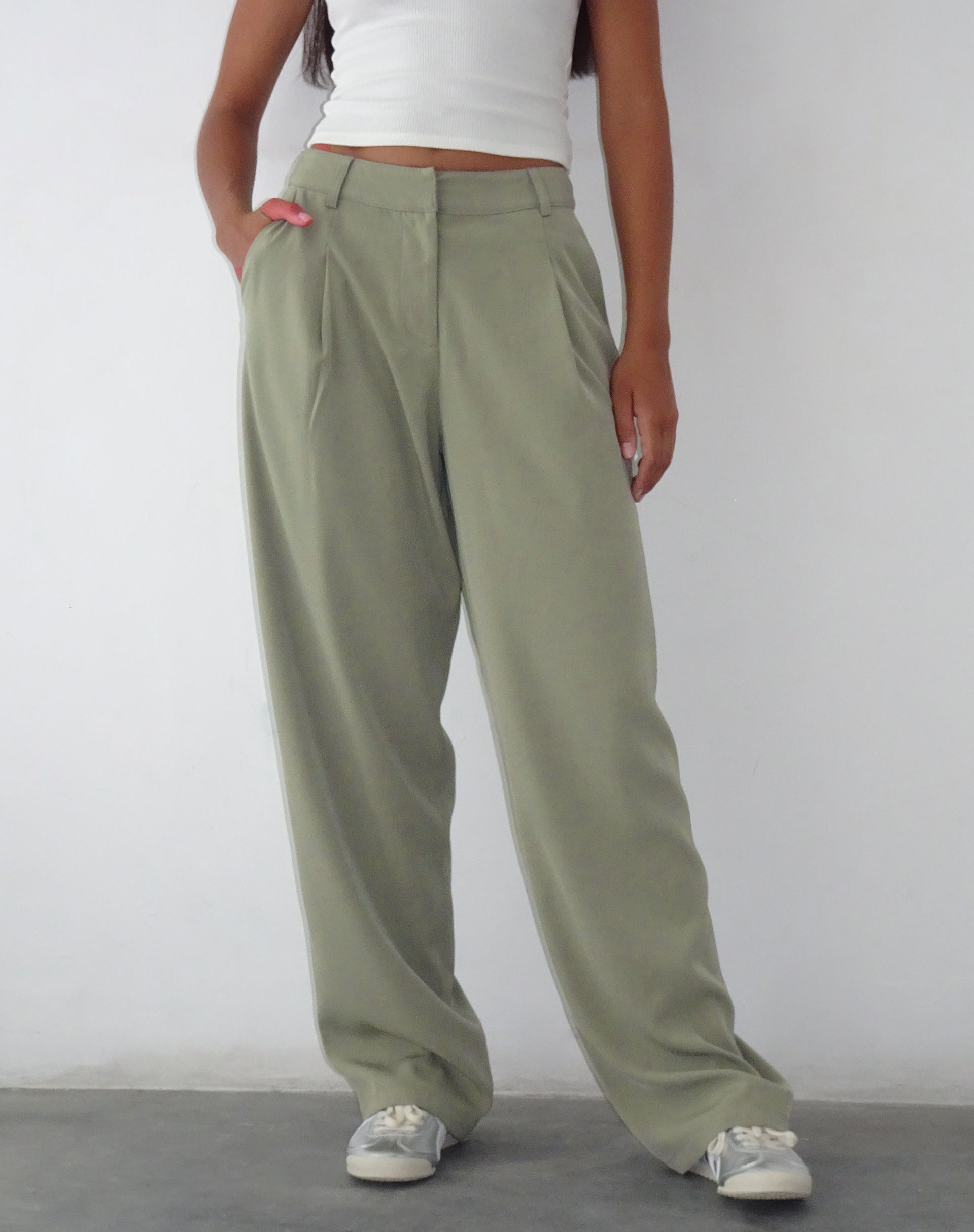 Image of Sakaria Hose mit weitem Bein in Tailoring Stone Sage