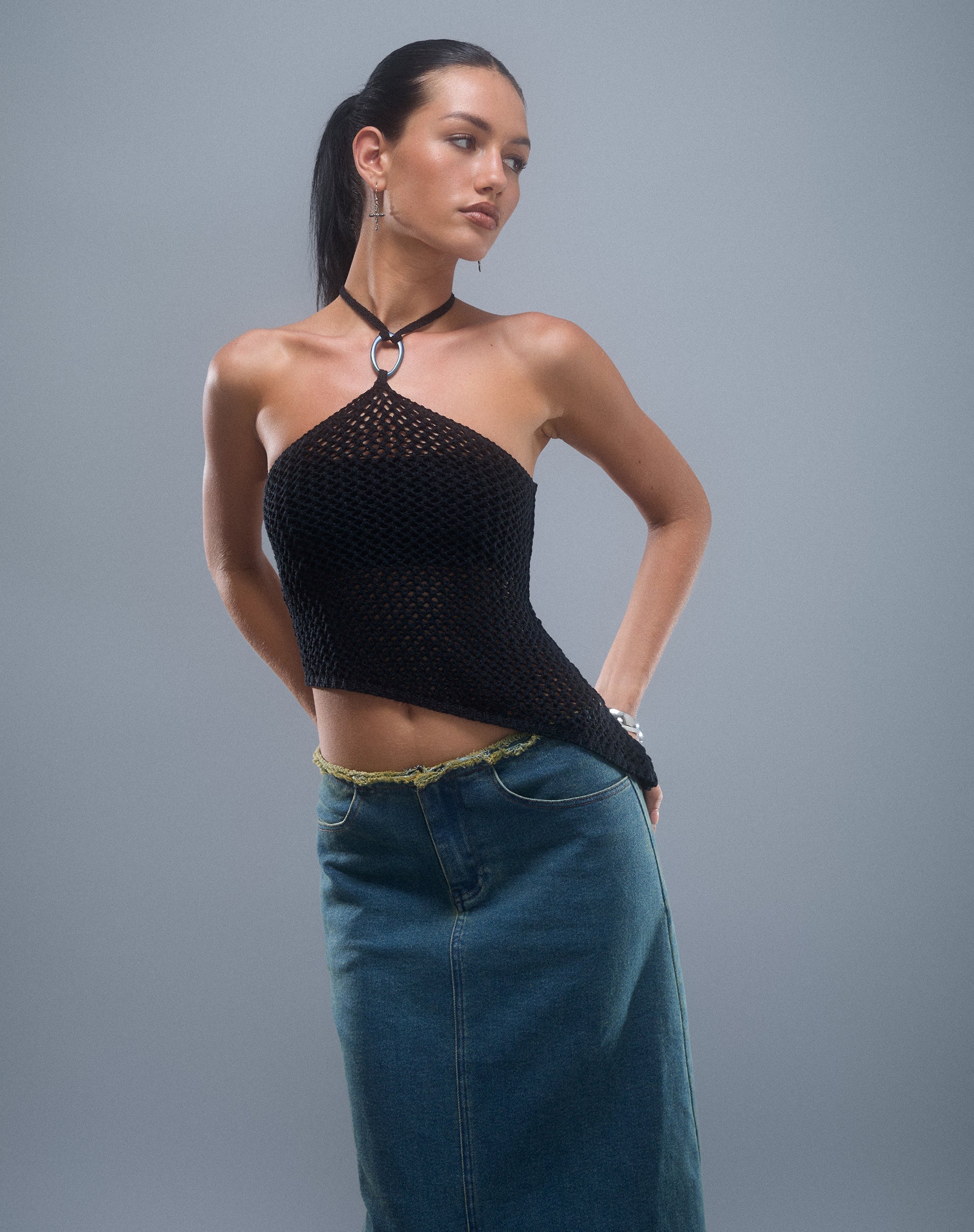 Image of Royani Neckholder-Top aus schwarzem Strick