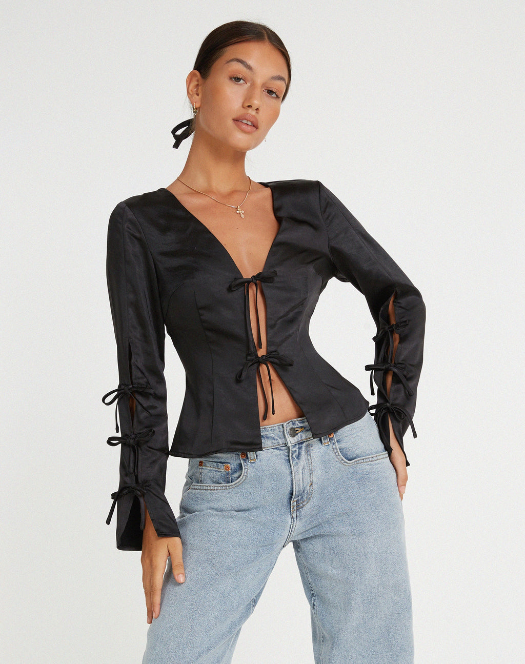 Ruhara Langärmeliges Top aus Satin Schwarz