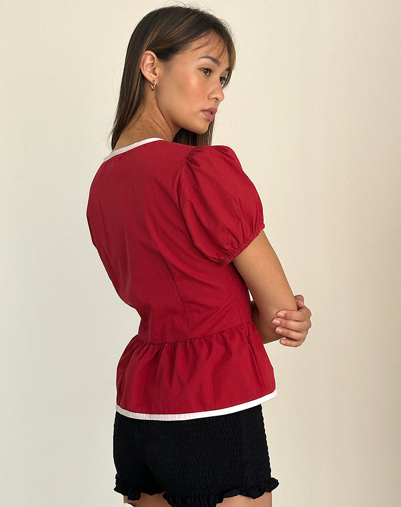 Abbildung der Ryota Tie Front Bluse in Adrenalinrot mit rosa Bindung