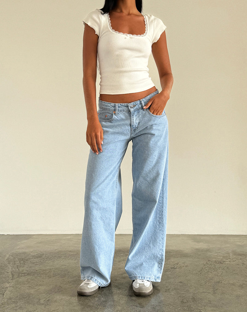 Bild von Roomy Extra Wide Low Rise Jeans in Light Wash Blue