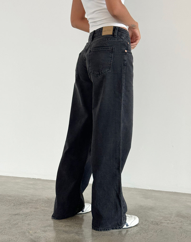 Bild von Roomy Extra Wide Low Rise Jeans in Washed Black