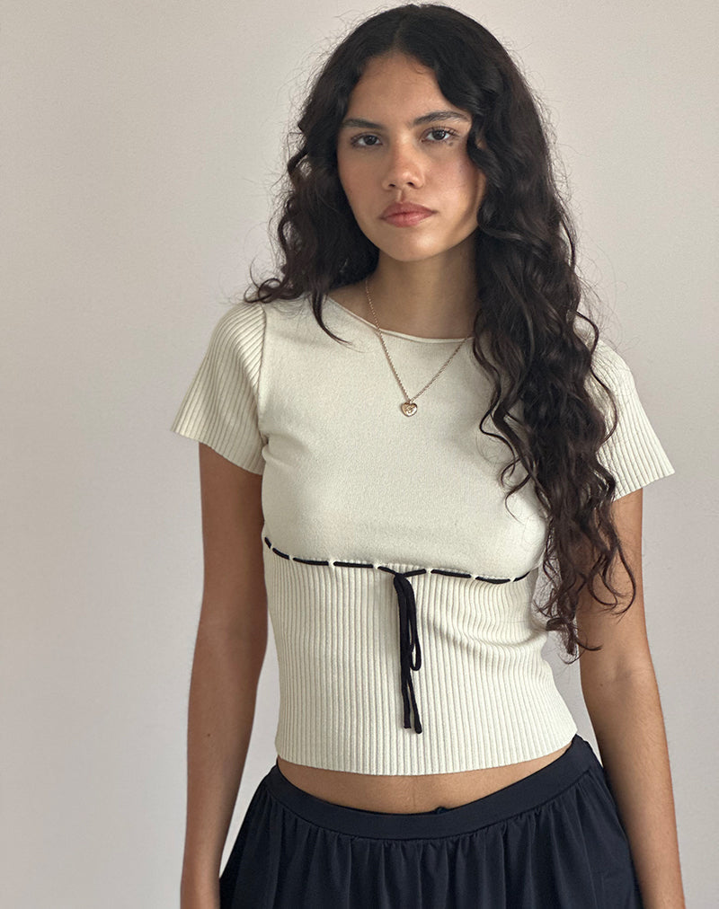 Image of Sabine Top in Beige mit schwarzem Einband
