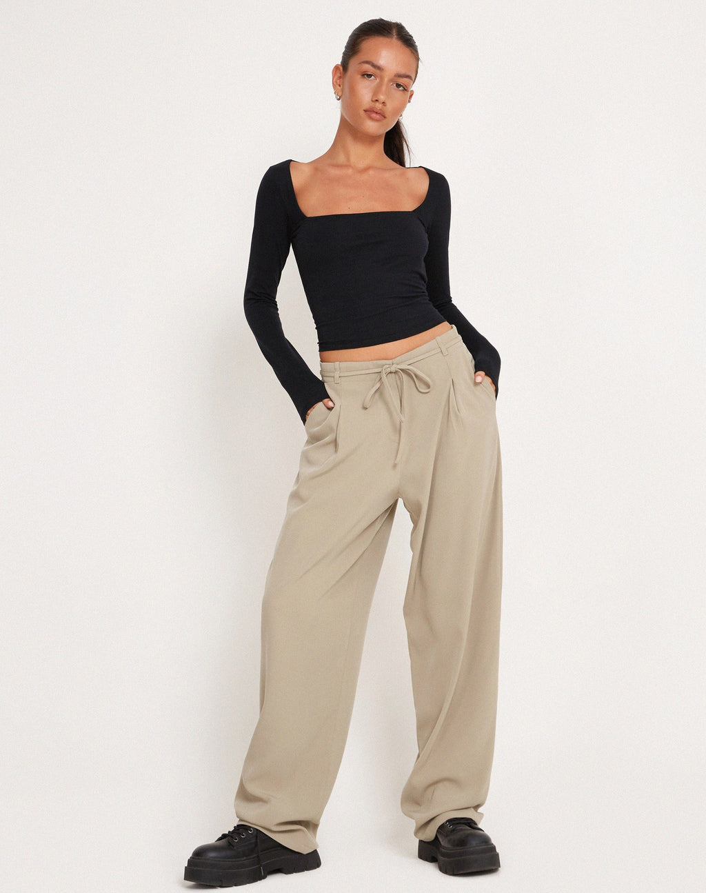 Sabria-Hose in Tailoring Taupe