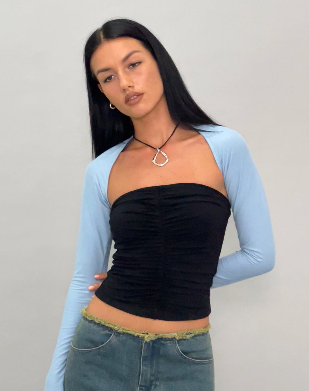 Sajna Gerüschtes Bandeau-Top in Schwarz