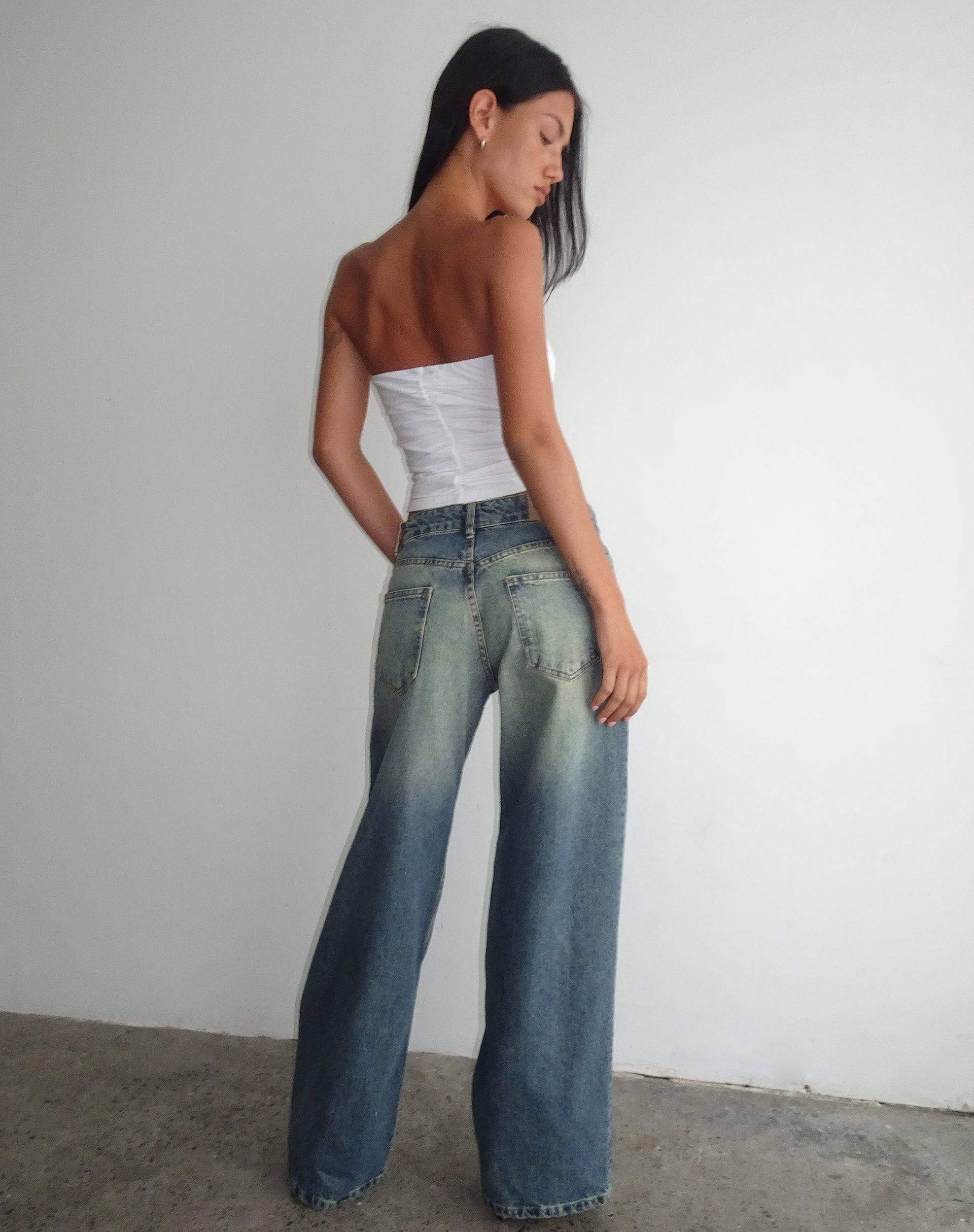 Bild von Roomy Extra Wide Low Rise Jeans in Extreme Blue Green