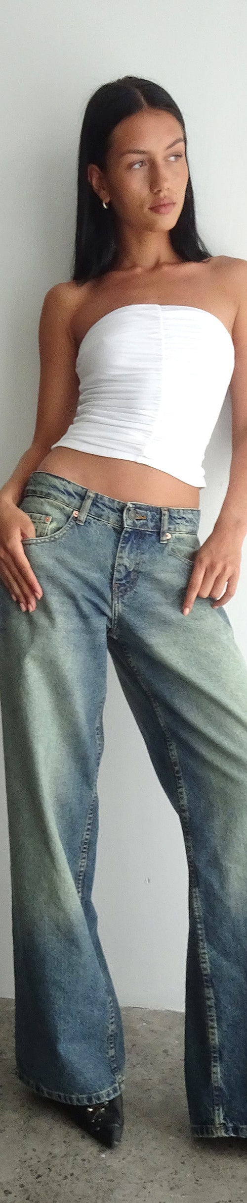 Bild von Roomy Extra Wide Low Rise Jeans in Extreme Blue Green