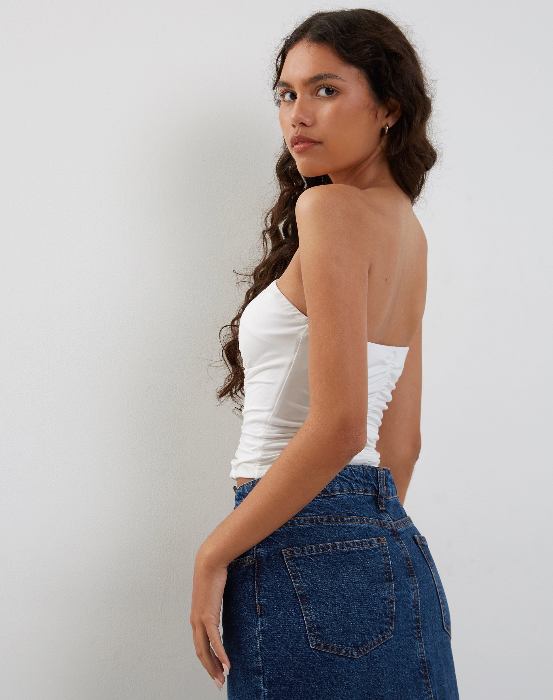 Bild von Sajna Ruched Bandeau Top in Weiß