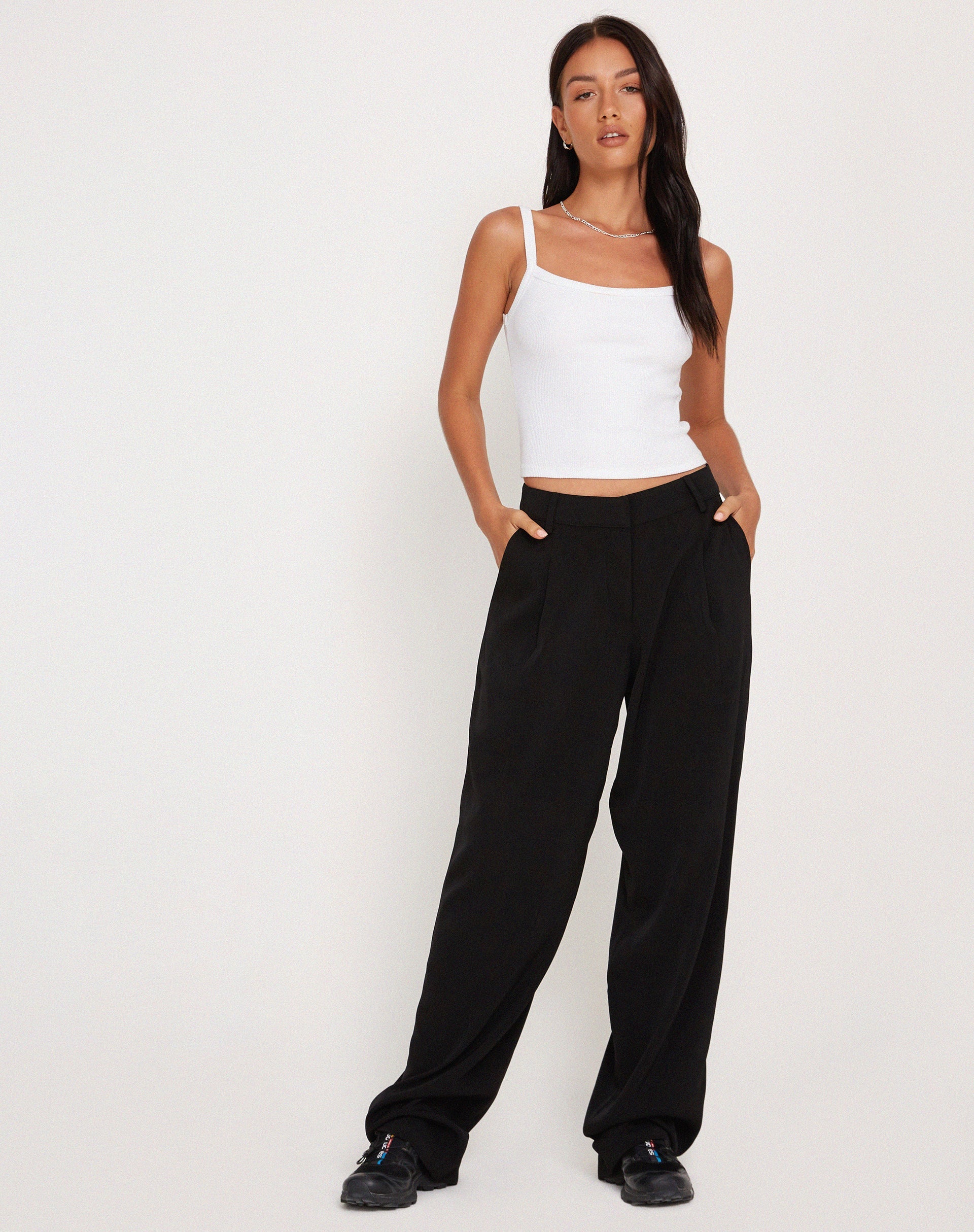 Bild der Sakaria Hose mit weitem Bein in Schwarz