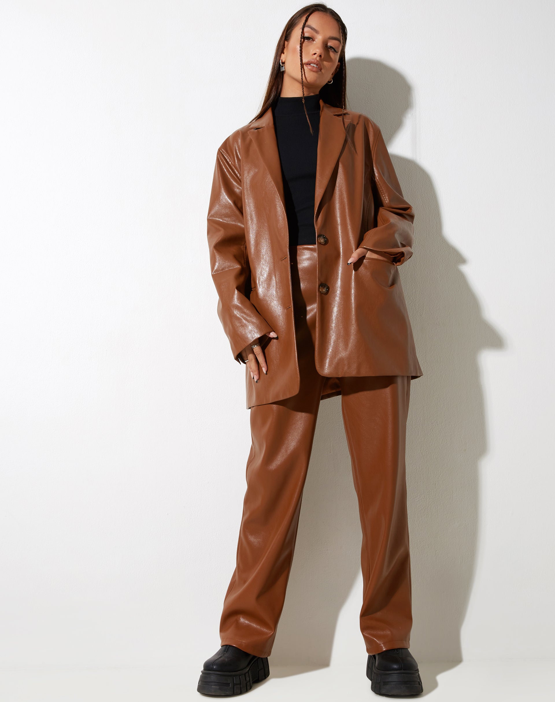 Bild von MOTEL X IRIS Patria Hose in PU Schokolade
