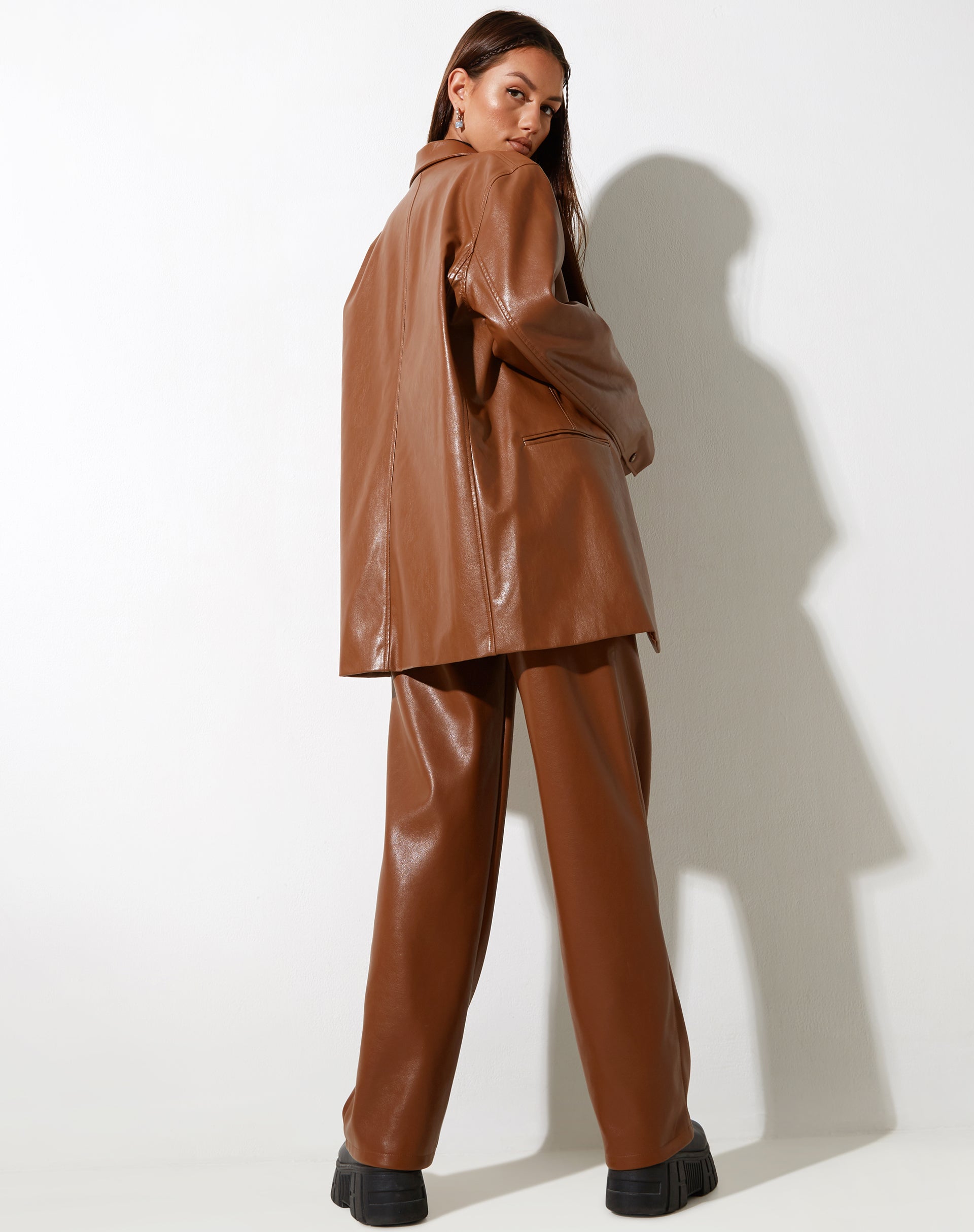 Bild von MOTEL X IRIS Patria Hose in PU Schokolade