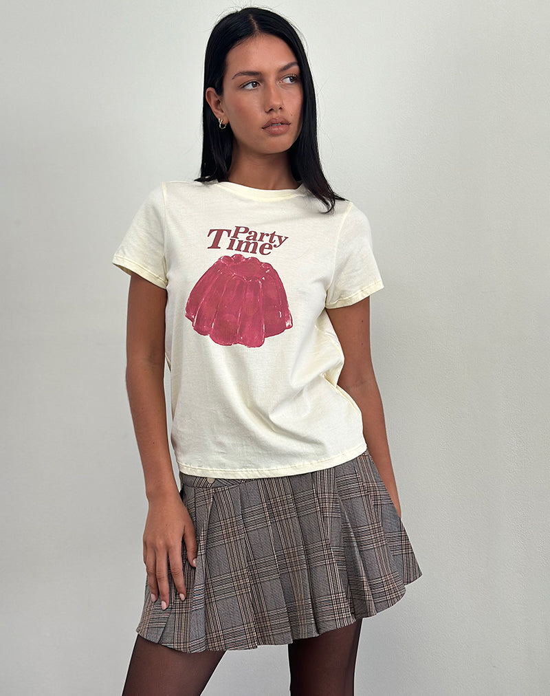 Bild von Saki Tee in Buttermilch mit Party Time Druck