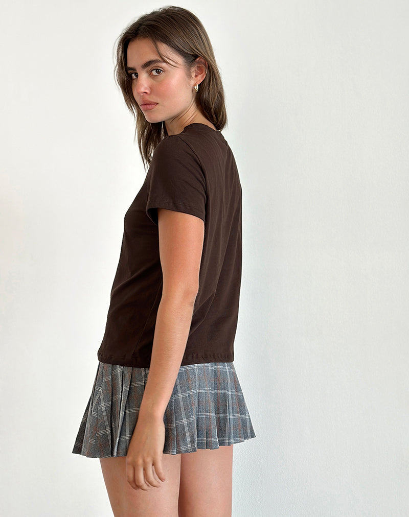 Bild von Saki Tee in Schokoladenbraun mit Girl Intuition Druck
