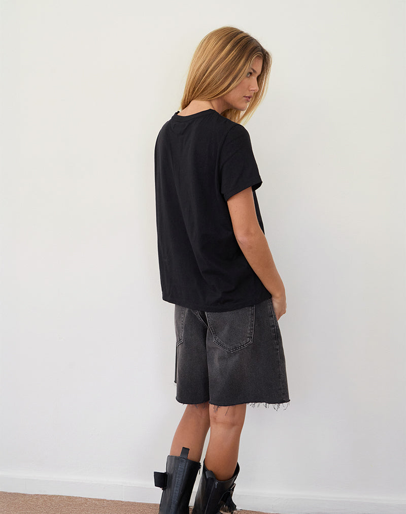 Image of Saki Tee in Schwarz mit Don't Message Me Grafik