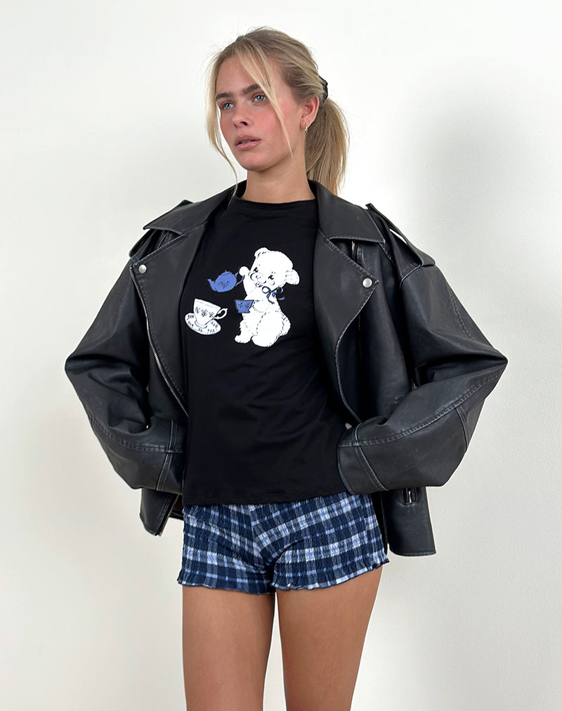 Bild von Saki Tee in Schwarz mit Tea Time Druck