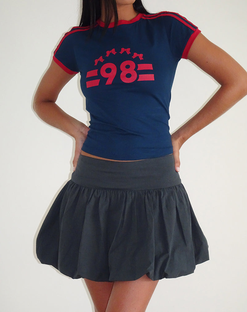 Salda Tee in Marineblau mit roter Adrenalin-Bindung und '98'-Emblem