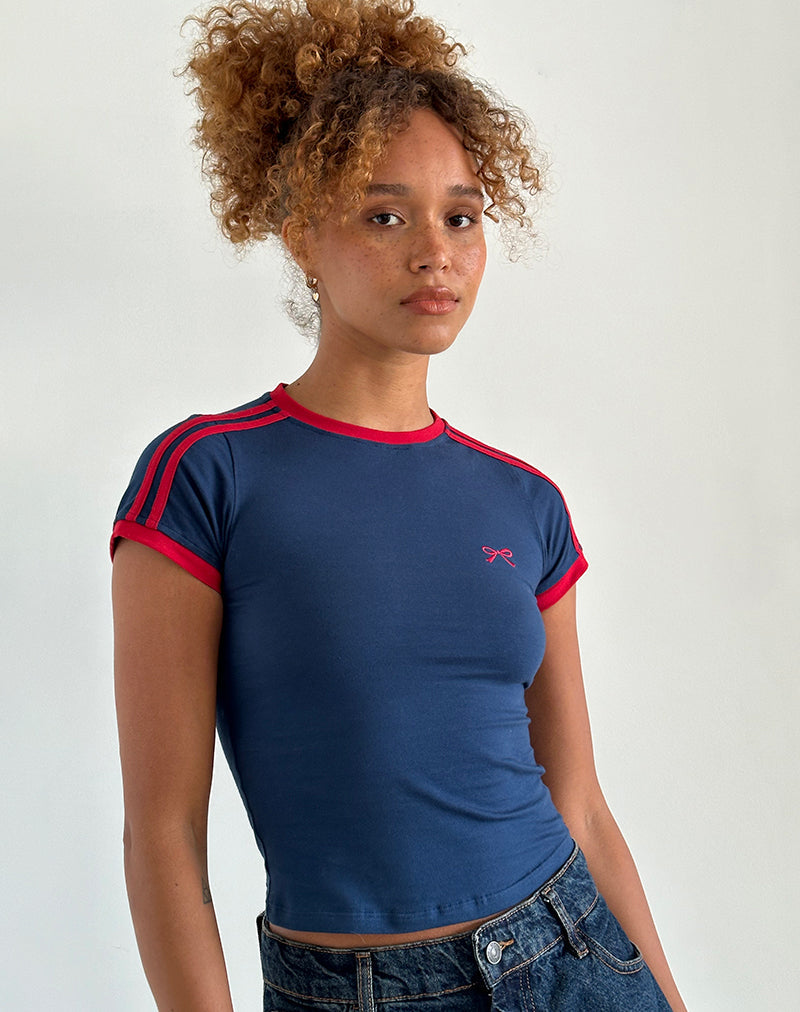 Image of Salda Top in Navy mit rotem Adrenalin-Band und Logo