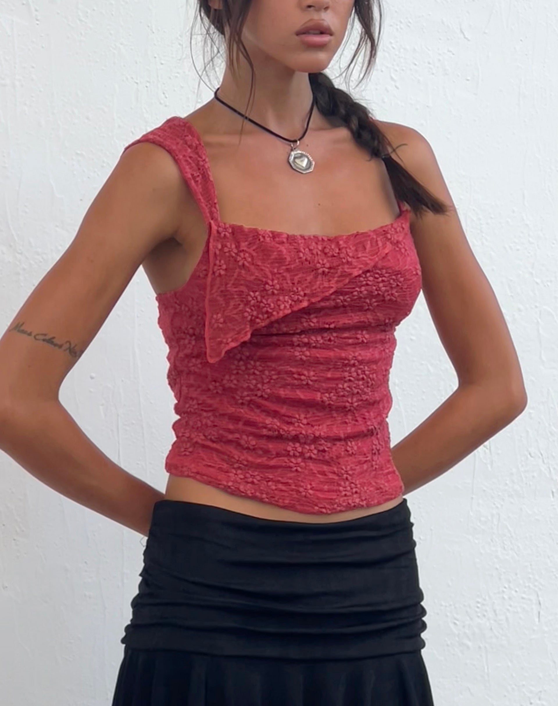 Bild von Sambu Spitze Cami Top in Rot