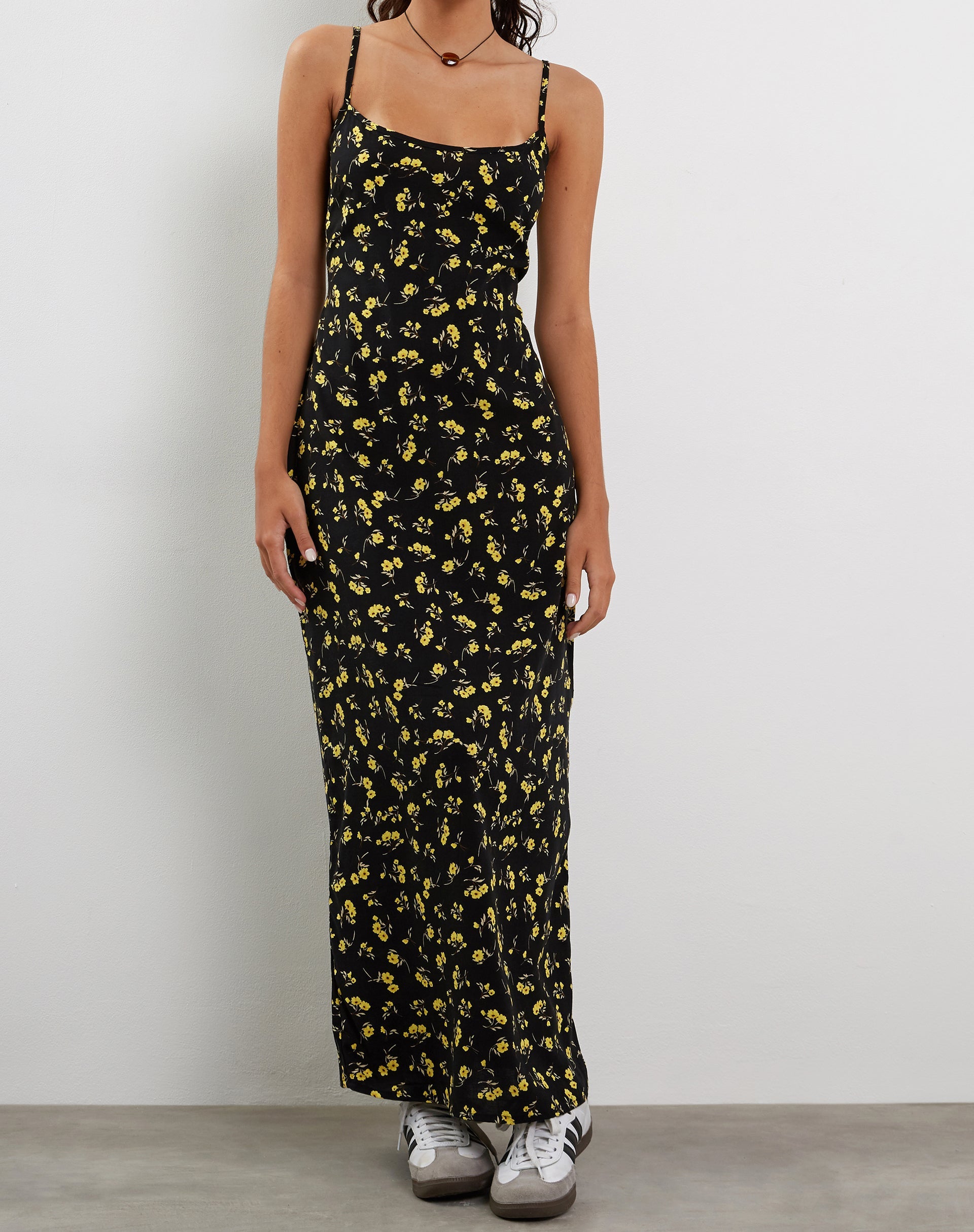 Image of Kafka Maxikleid in Butterblume Schwarz und Gelb