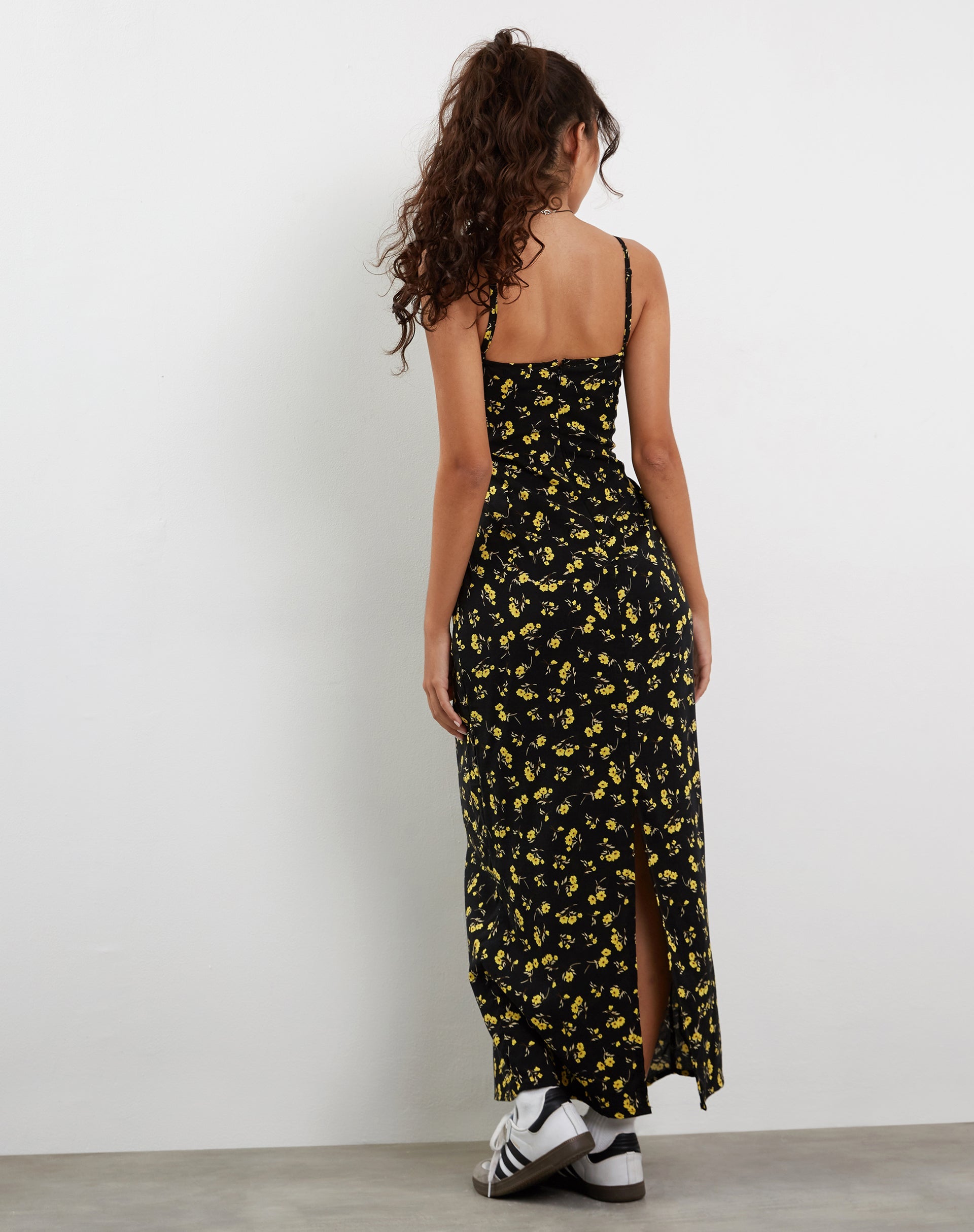 Image of Kafka Maxikleid in Butterblume Schwarz und Gelb