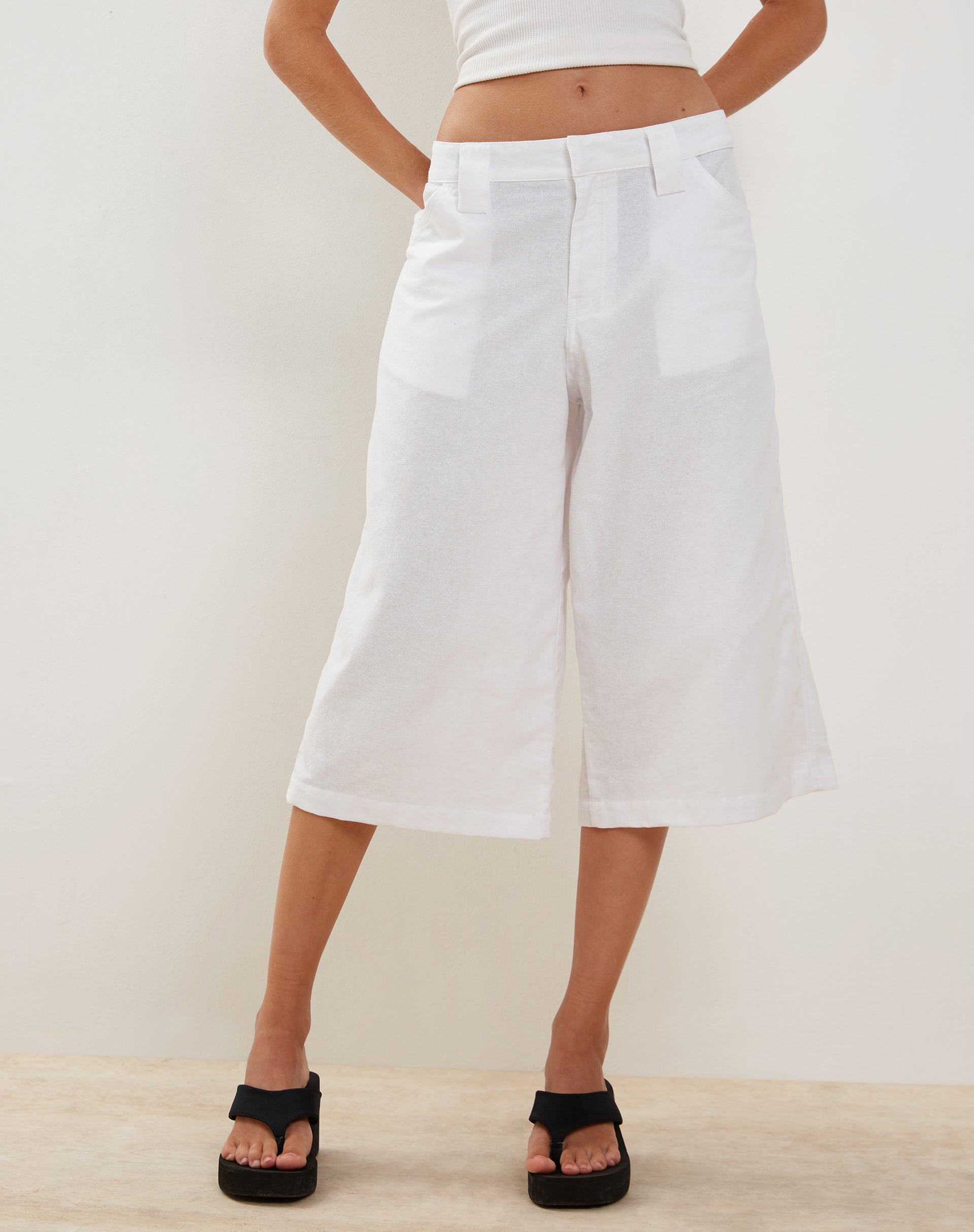 Bild von Saomy Longline Shorts in Weiß