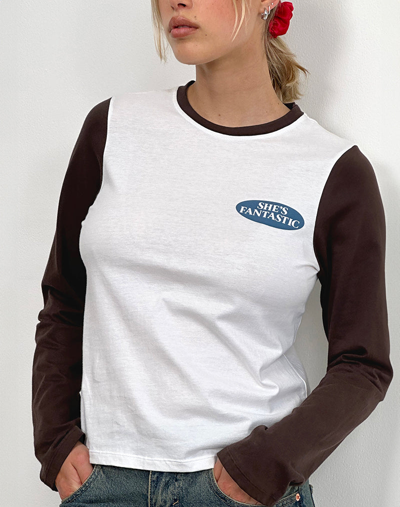 Bild von Sari Top in Weiß und Schokoladenbraun mit She's Fantastic Motiv