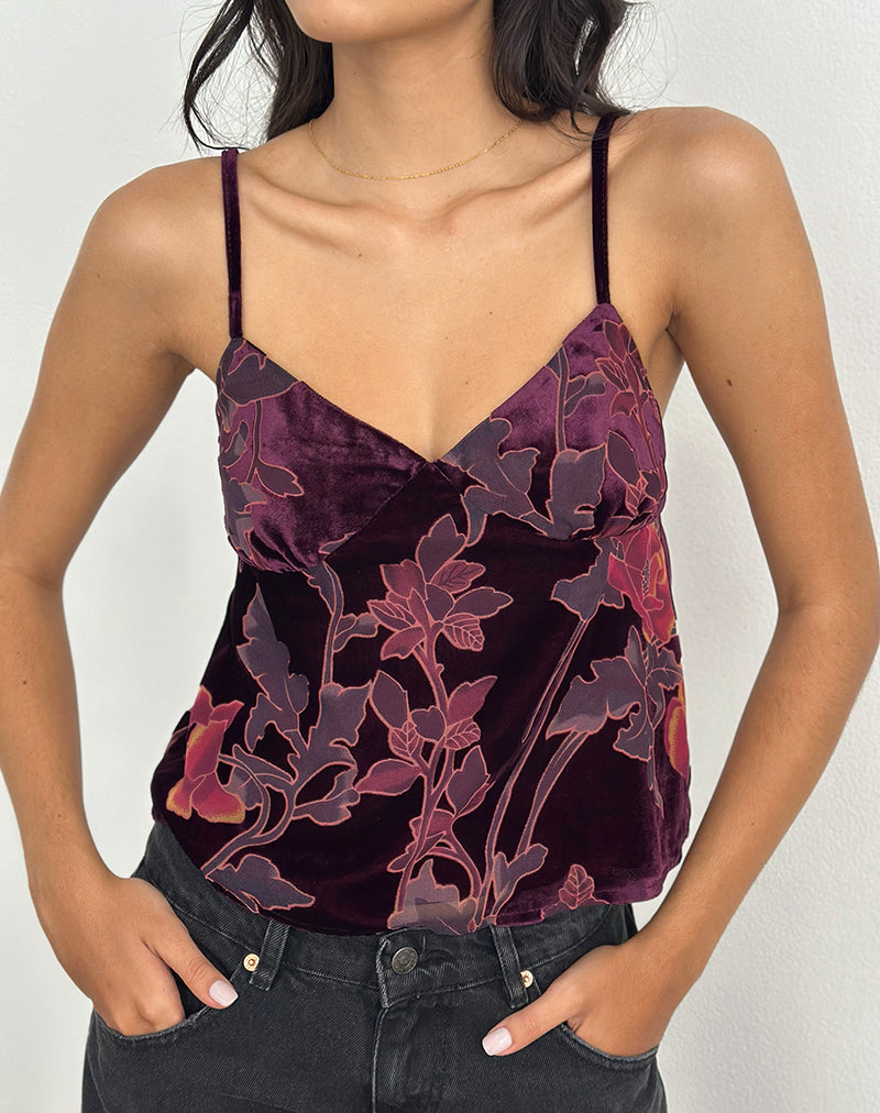 Bild von Sarinda Cami Top in Floral Devore Burgundy