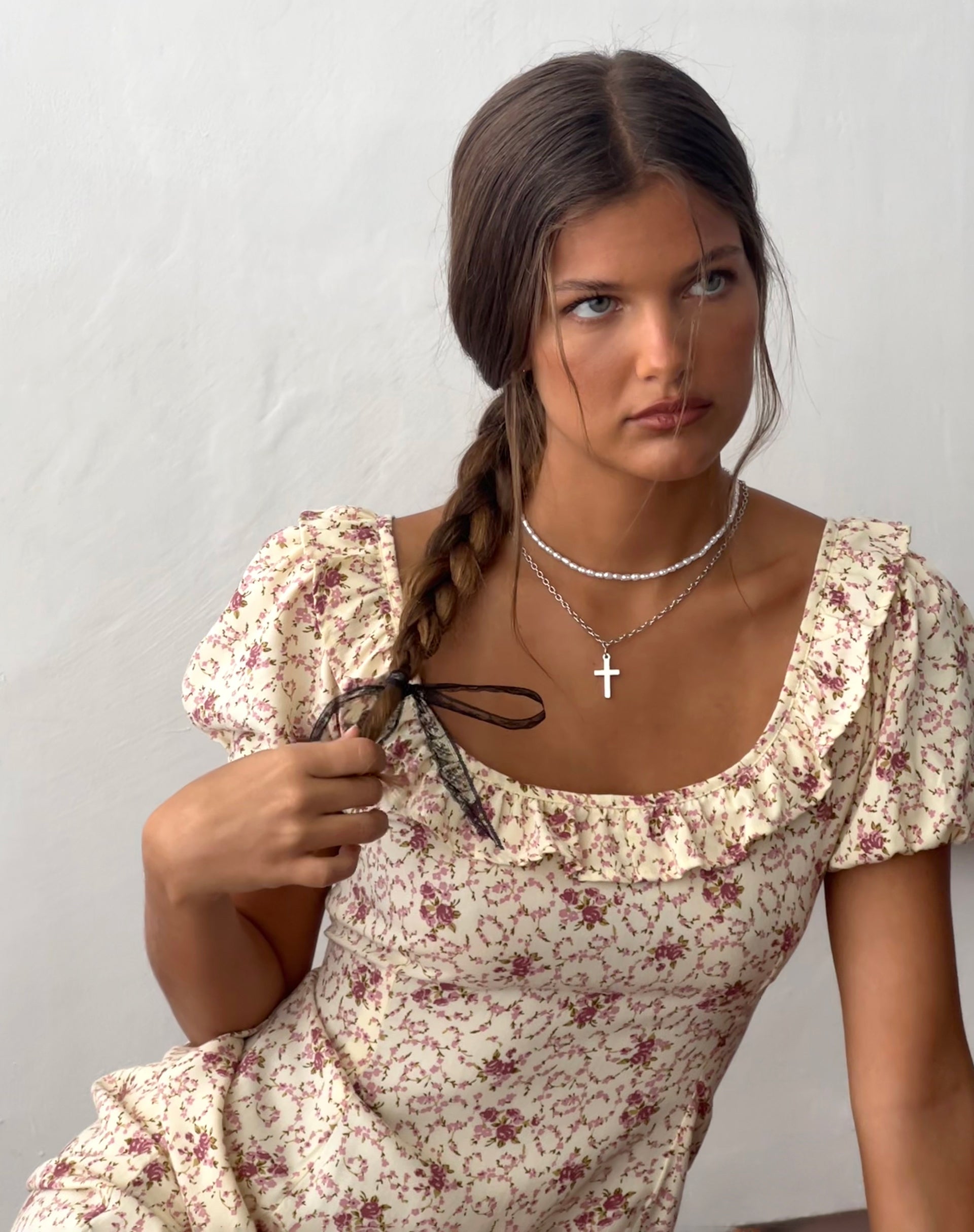 Image of Sasyana Minikleid aus Blumenkette Creme