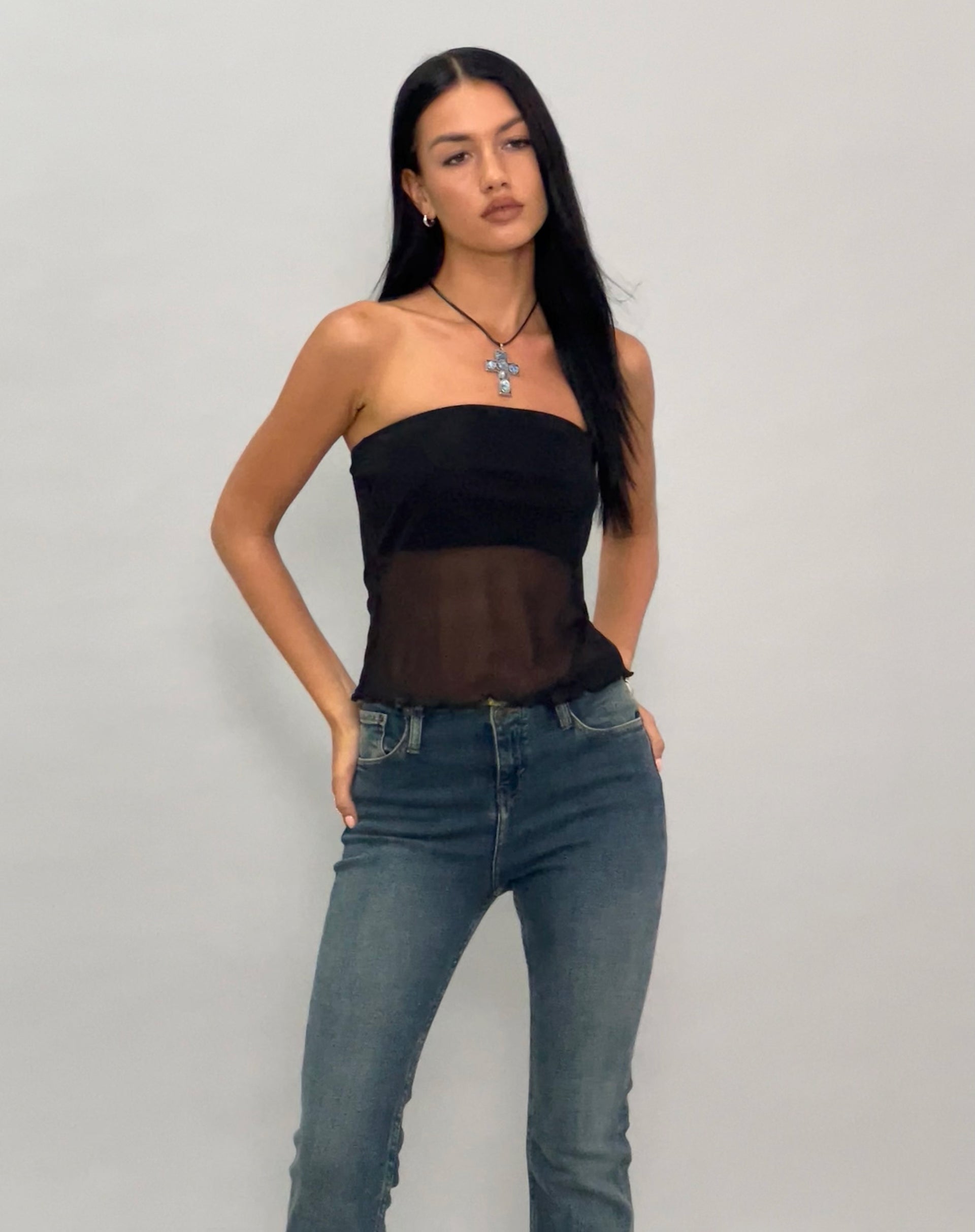 Bild von Saturi Mesh Longline Bandeau Top in Schwarz
